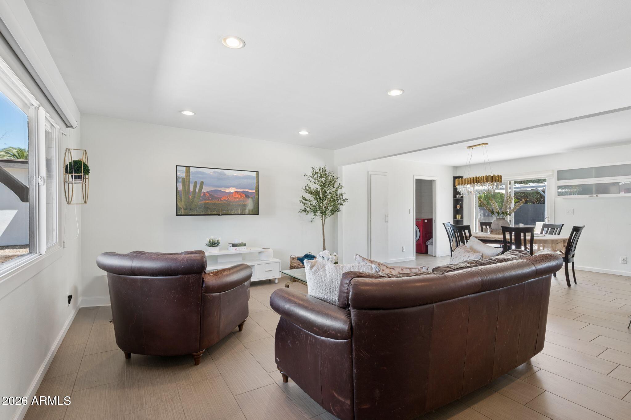 8319 E Bonnie Rose Avenue