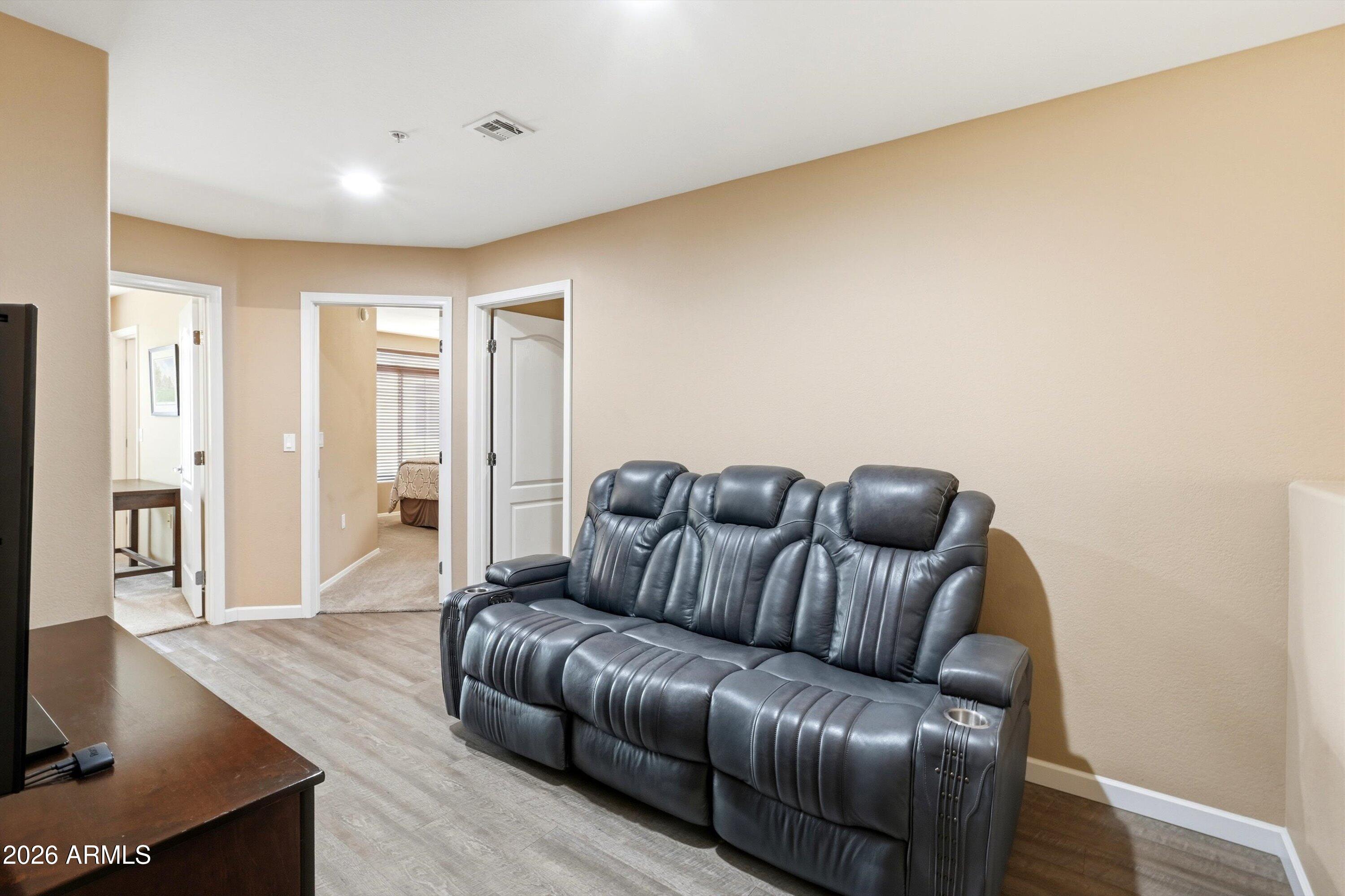 1350 S GREENFIELD Road 1049