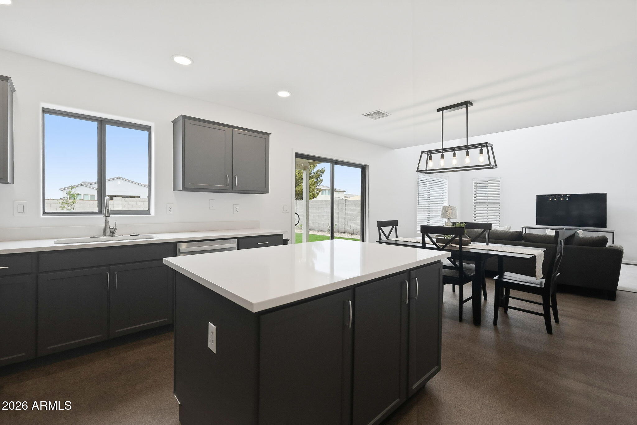 462 E CHRISTOPHER Street