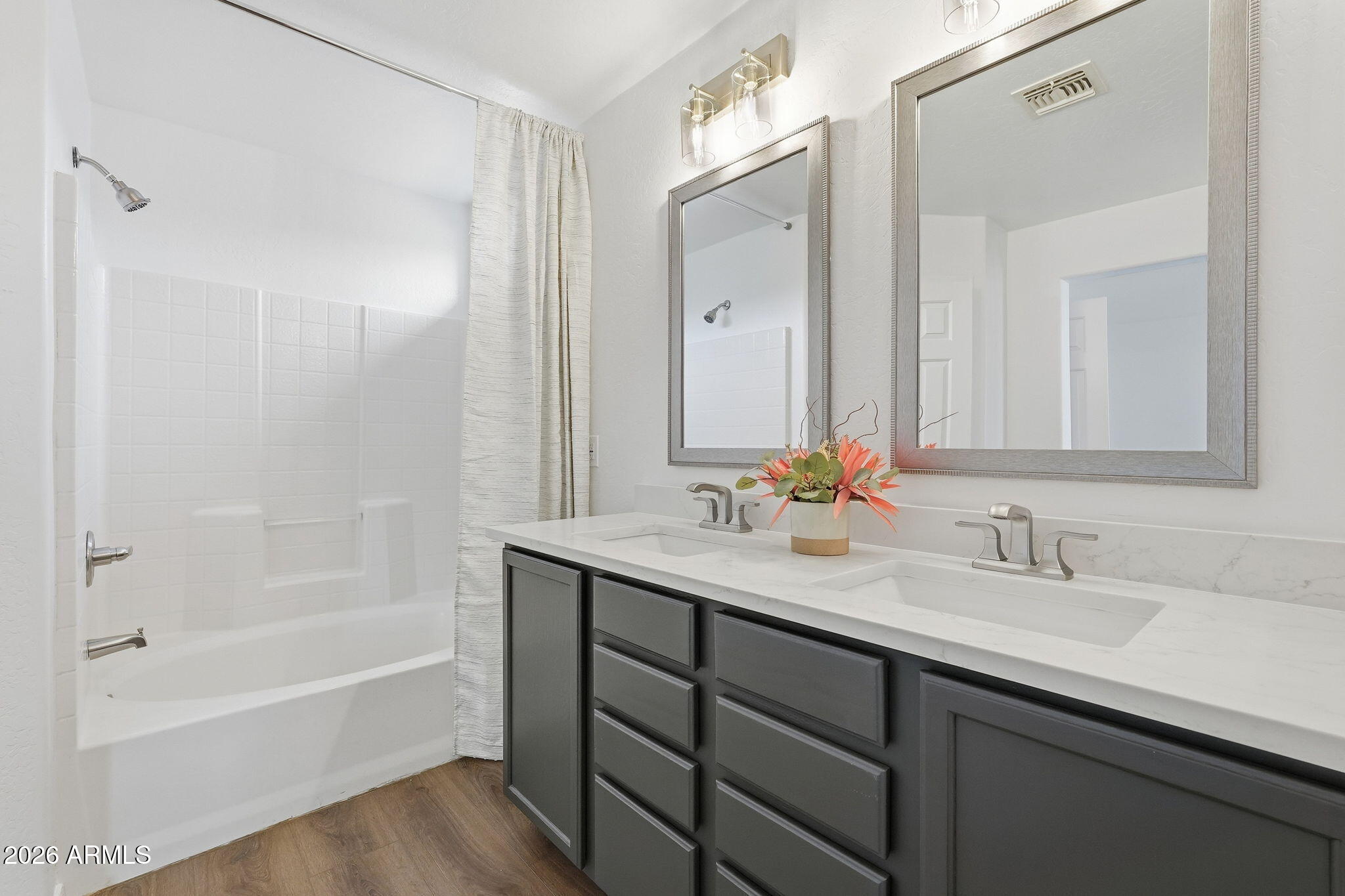 462 E CHRISTOPHER Street