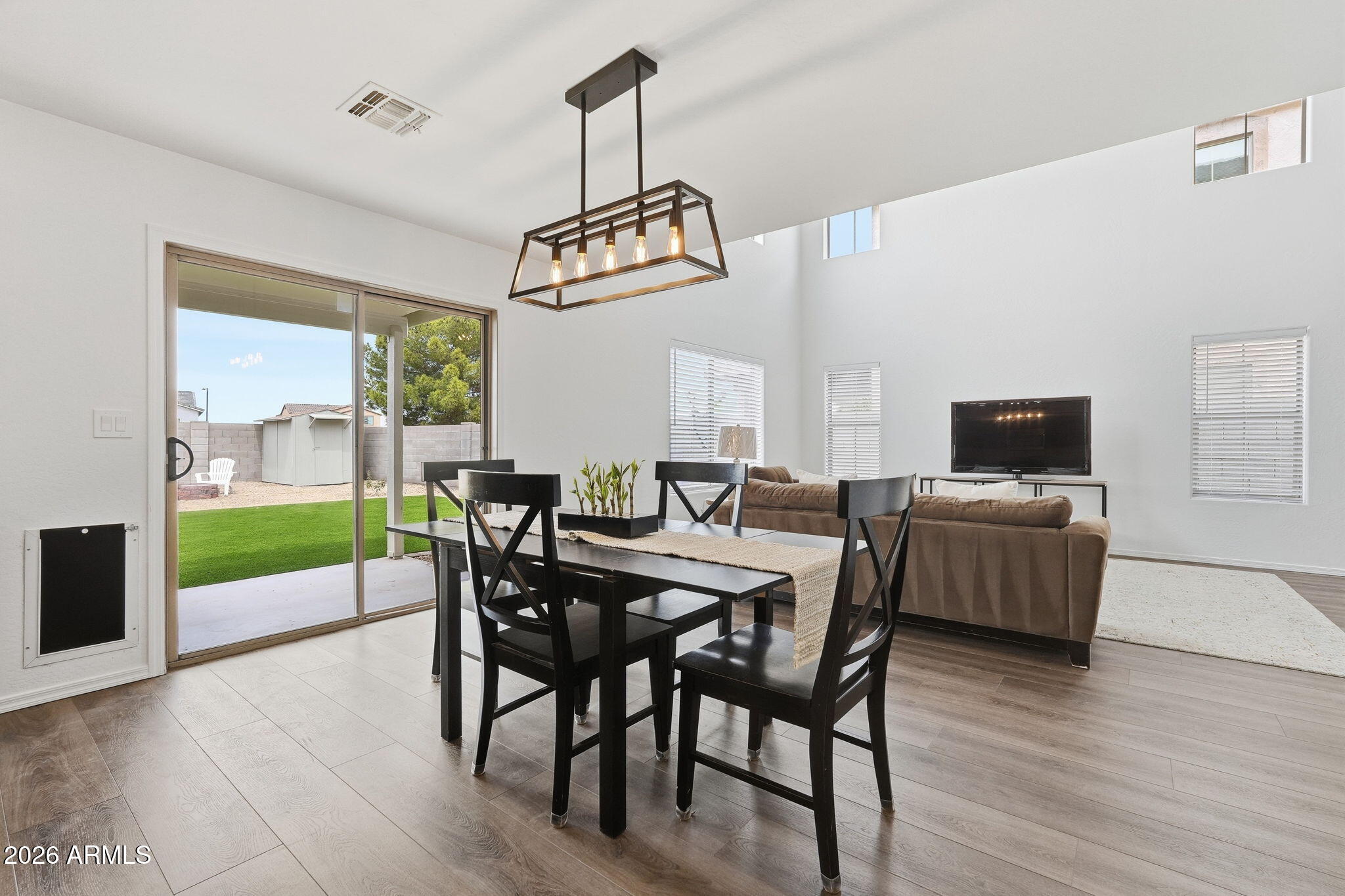 462 E CHRISTOPHER Street