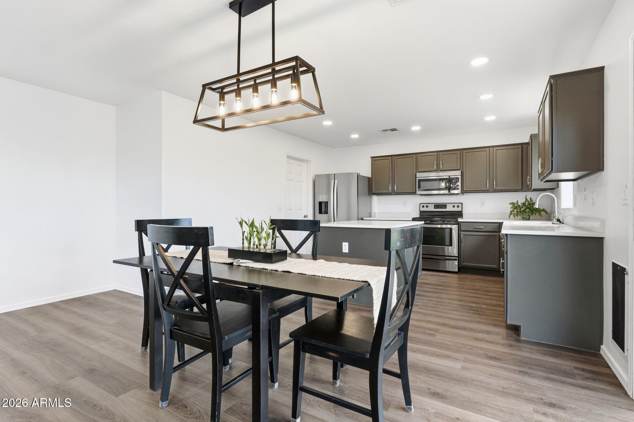 462 E CHRISTOPHER Street