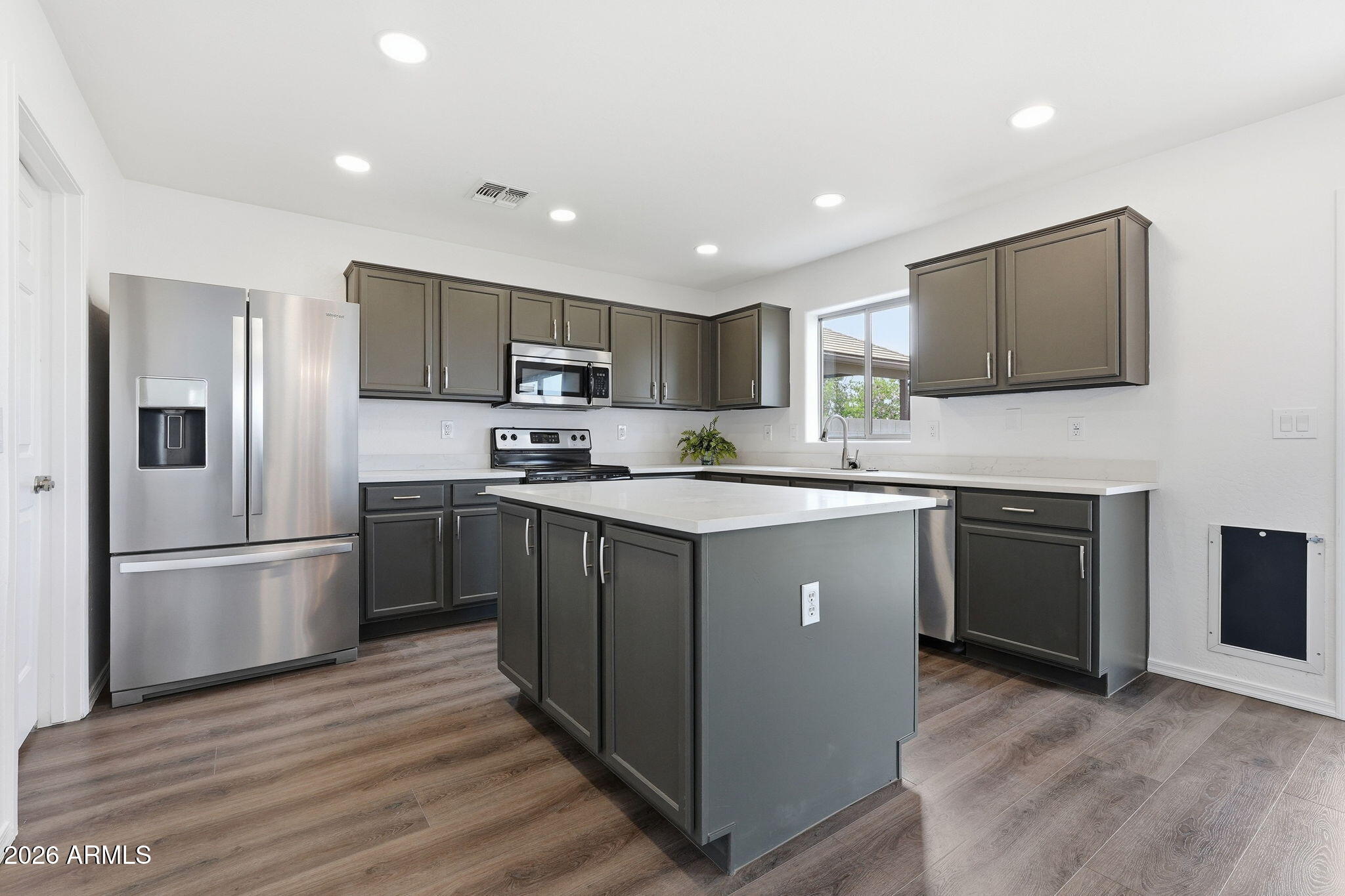 462 E CHRISTOPHER Street