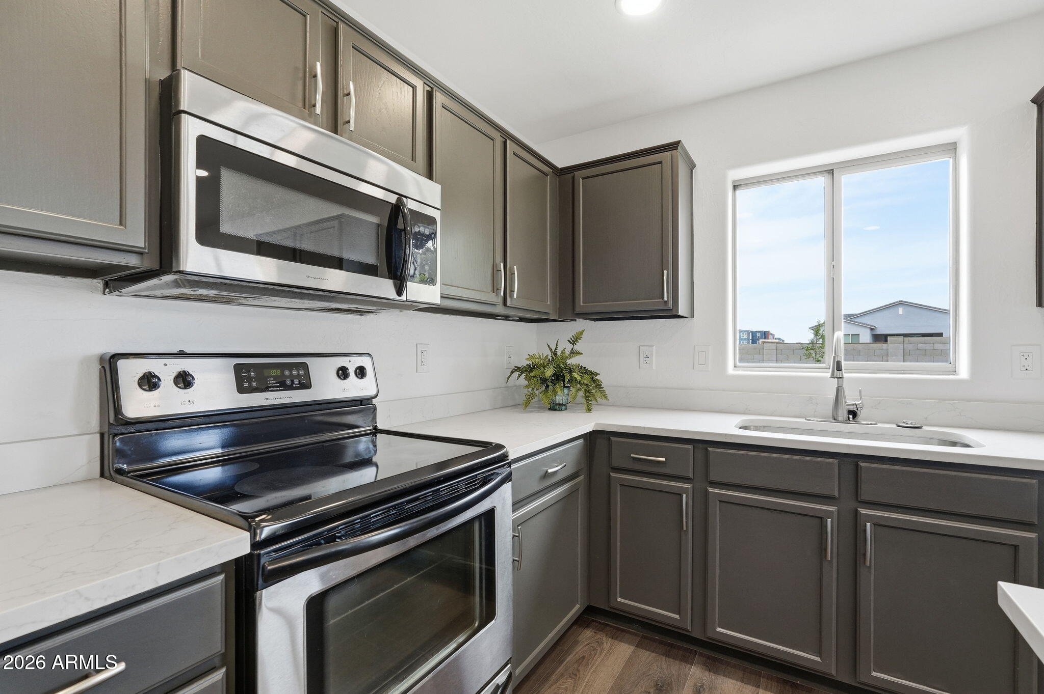 462 E CHRISTOPHER Street