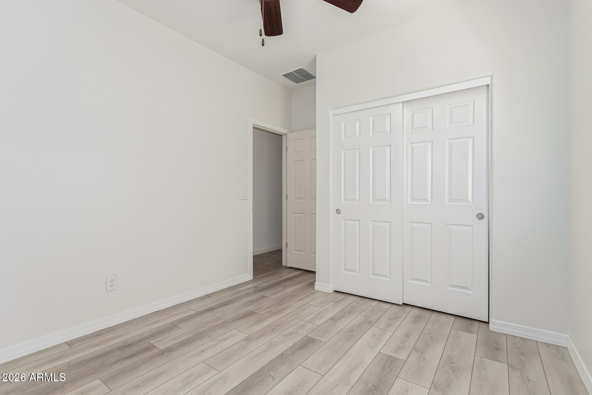 476 W HONEY LOCUST Avenue
