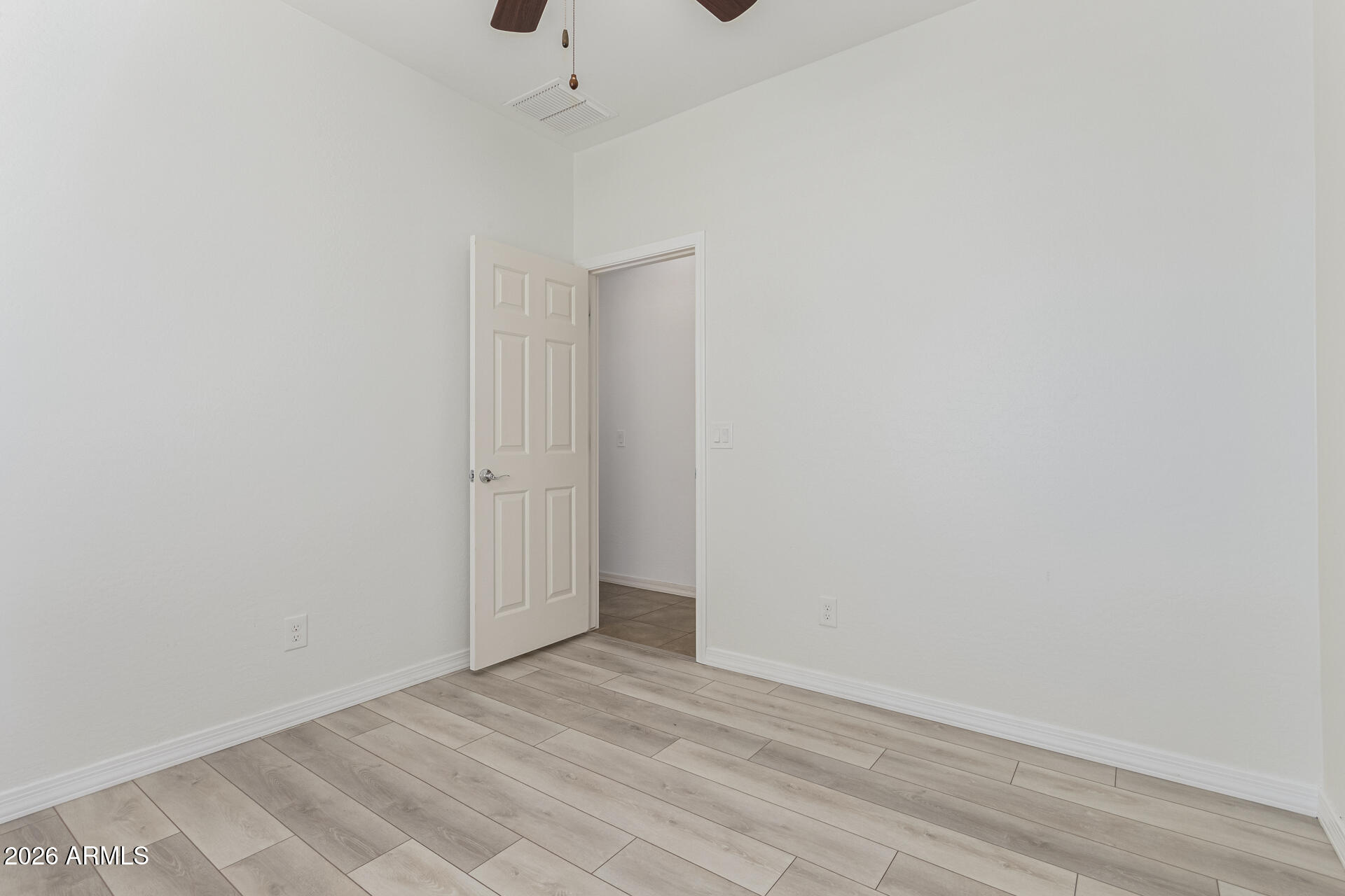 476 W HONEY LOCUST Avenue