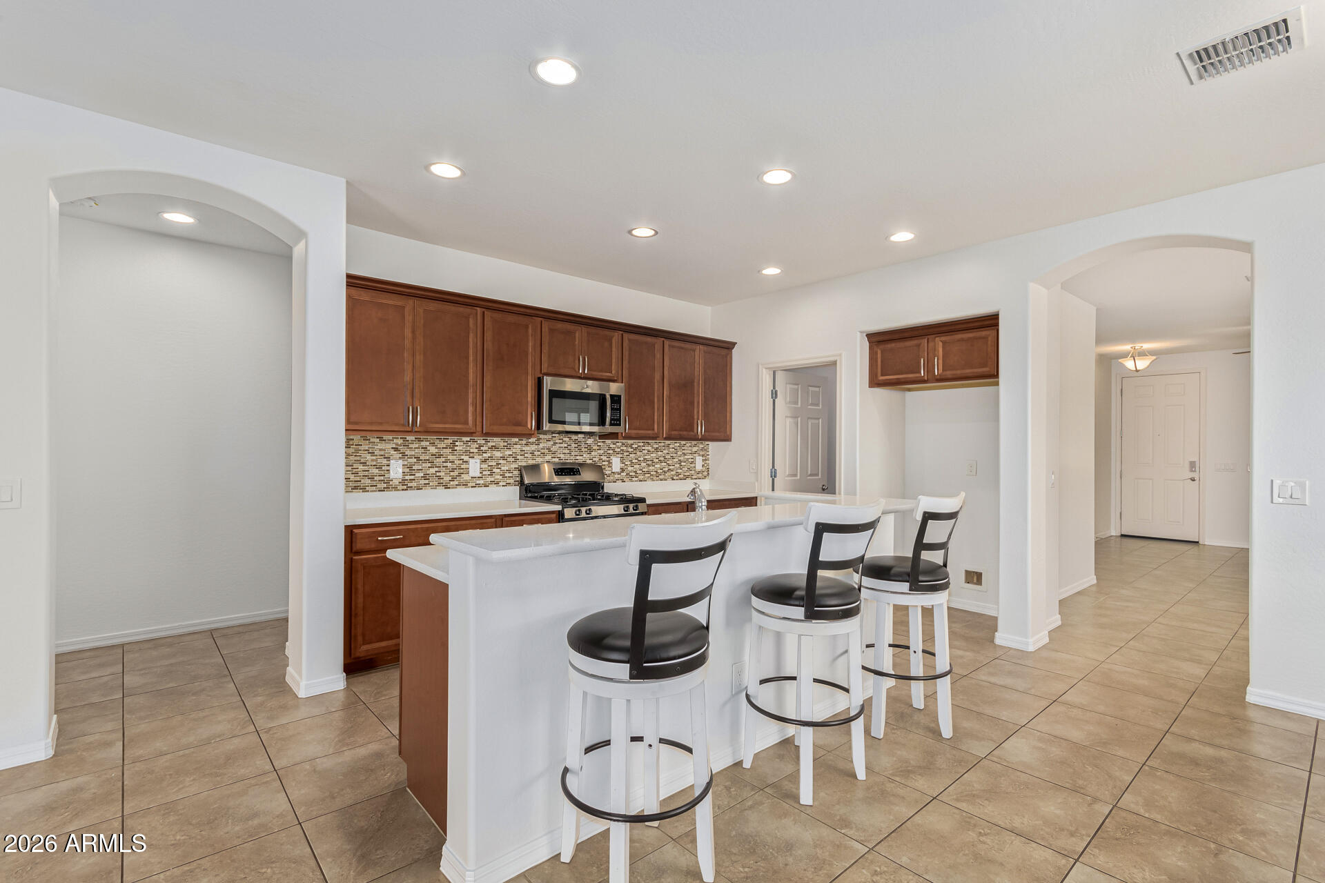 476 W HONEY LOCUST Avenue