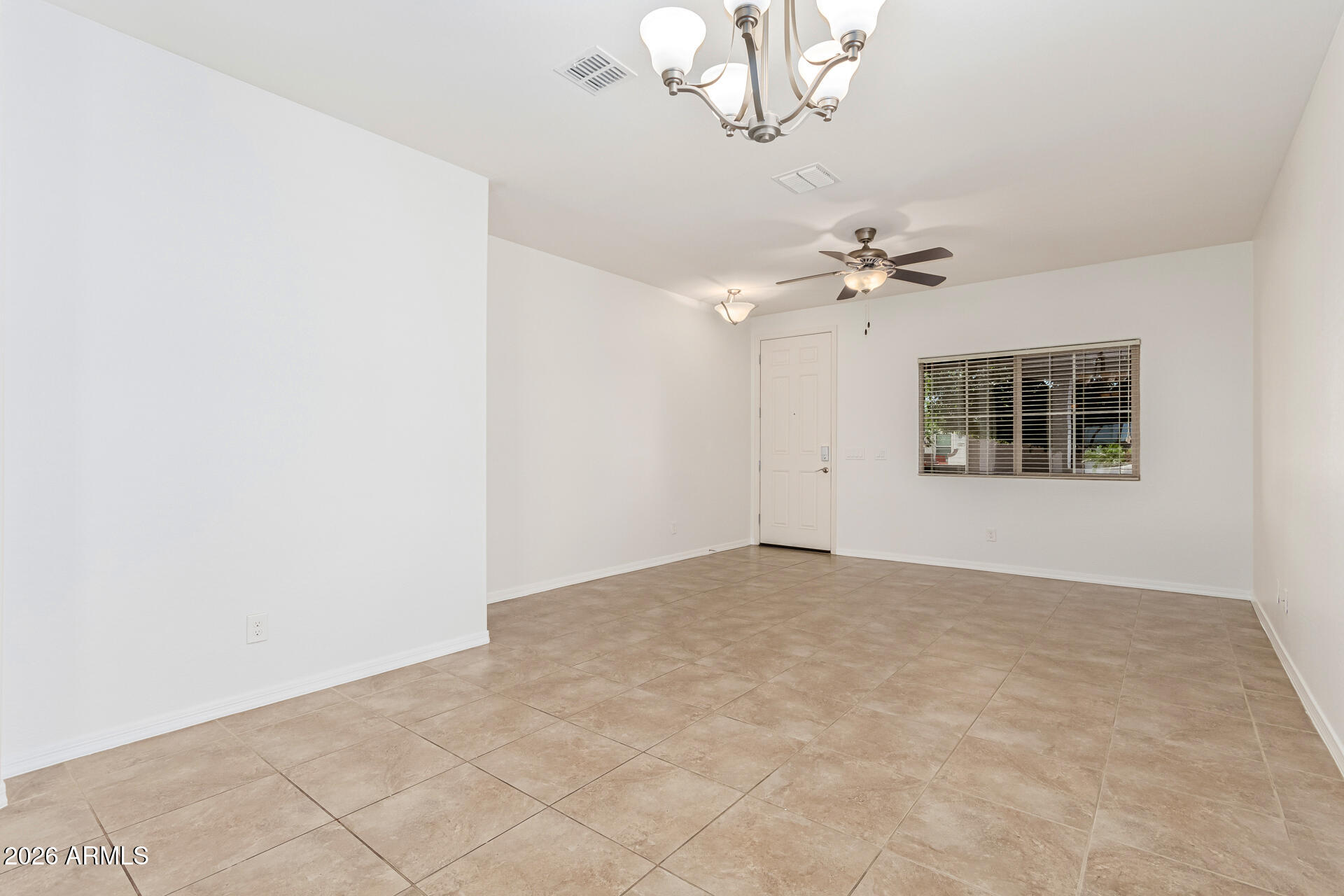 476 W HONEY LOCUST Avenue