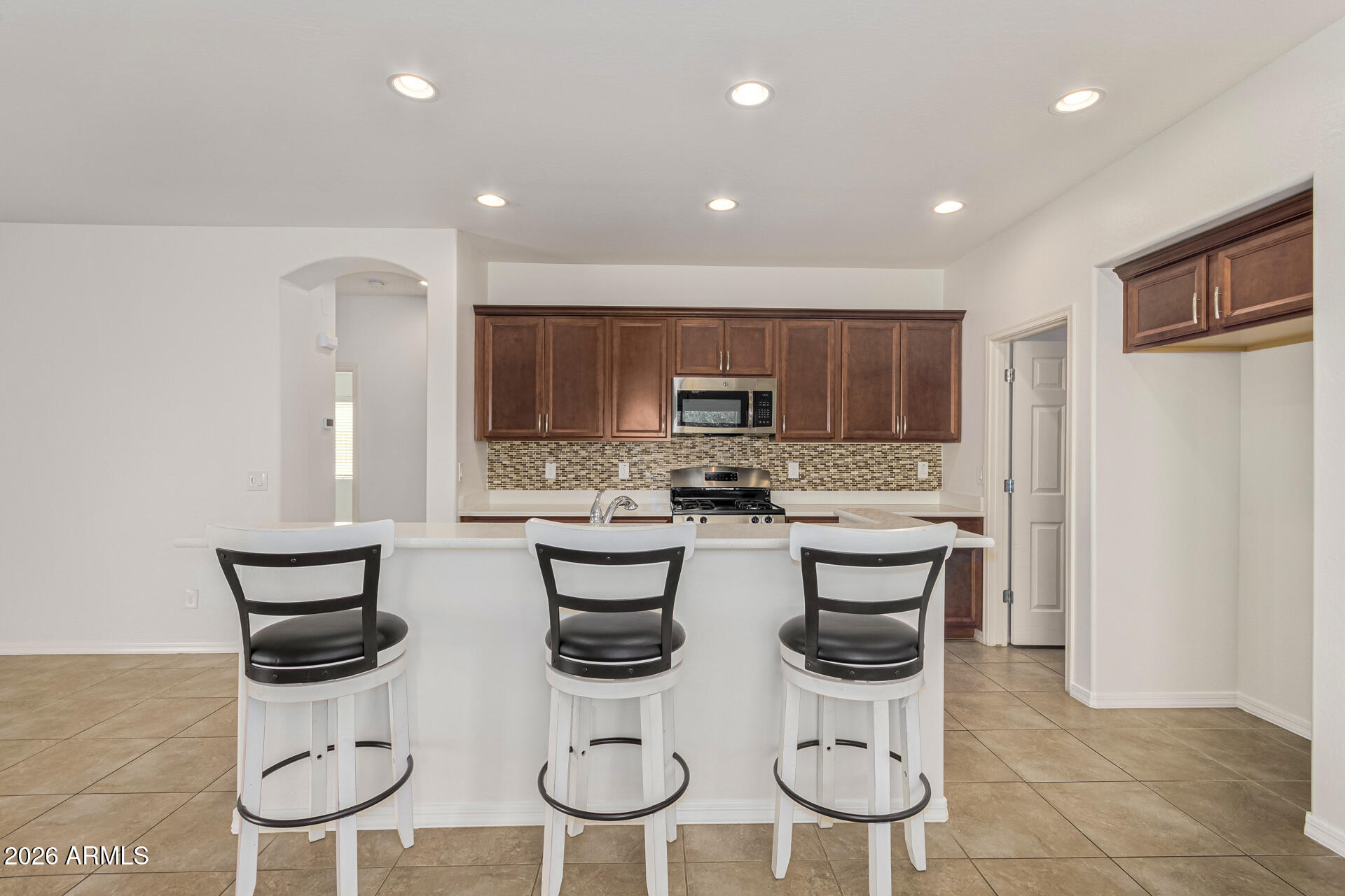 476 W HONEY LOCUST Avenue