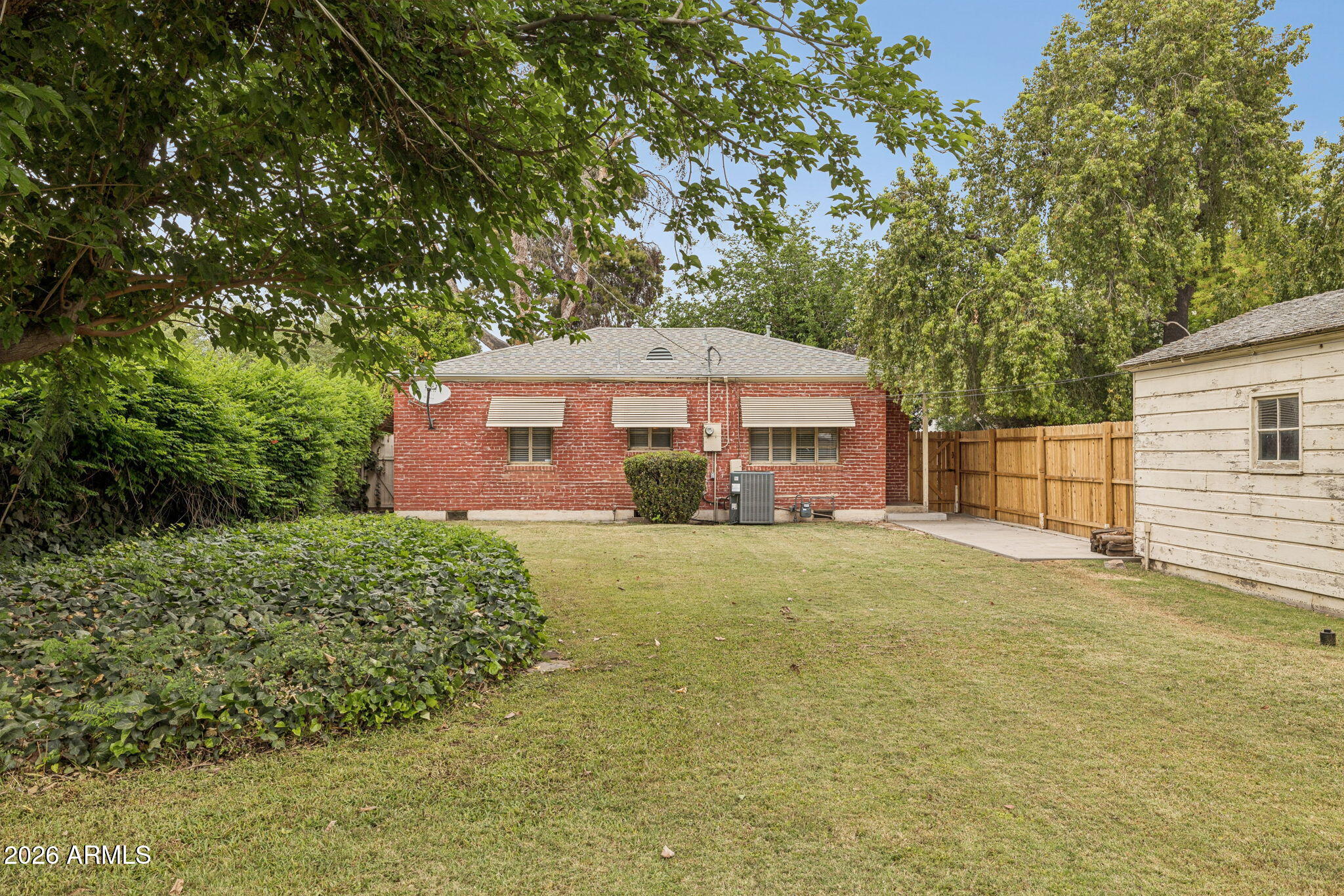 931 W MACKENZIE Drive