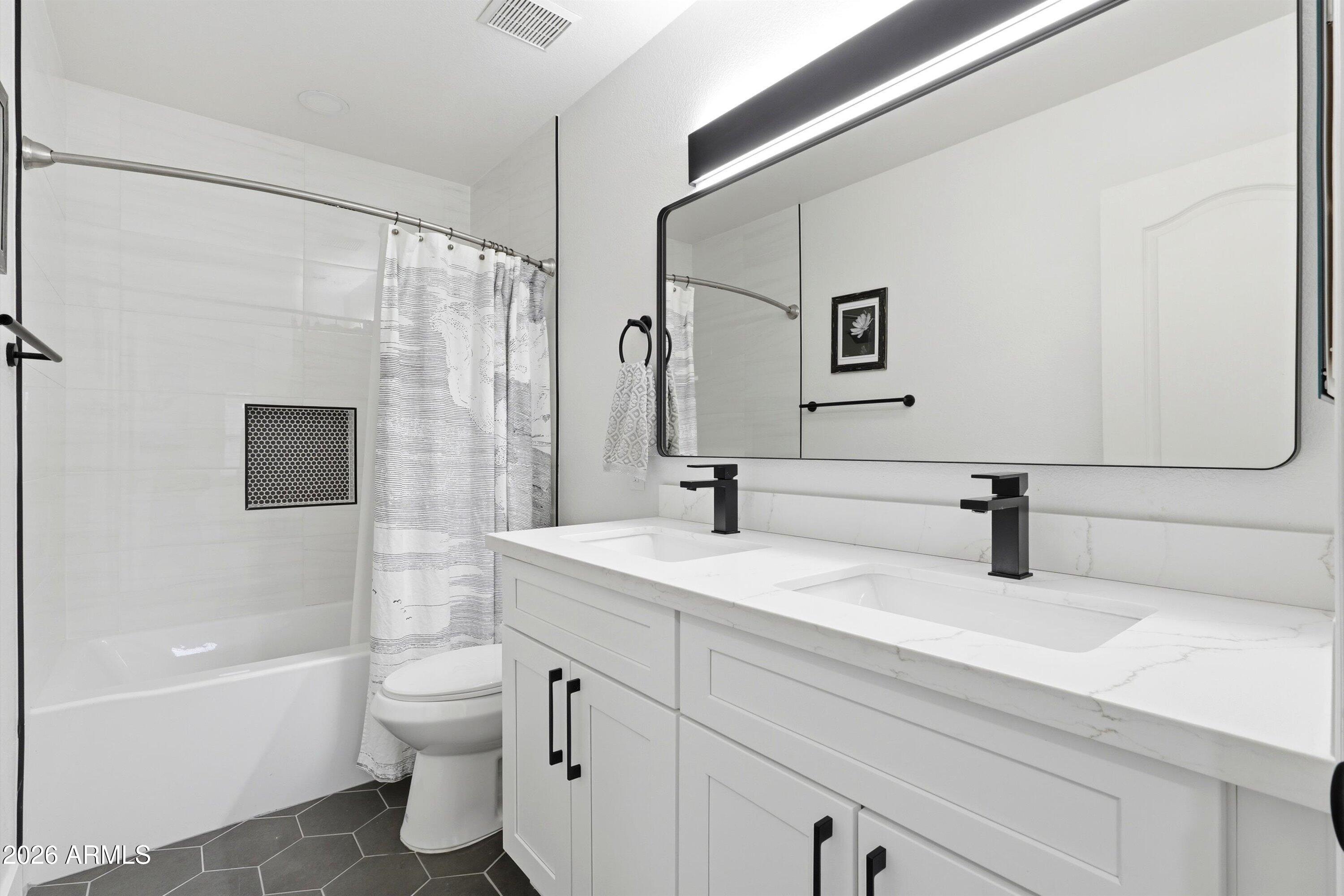 10142 E DAYBREAK Place