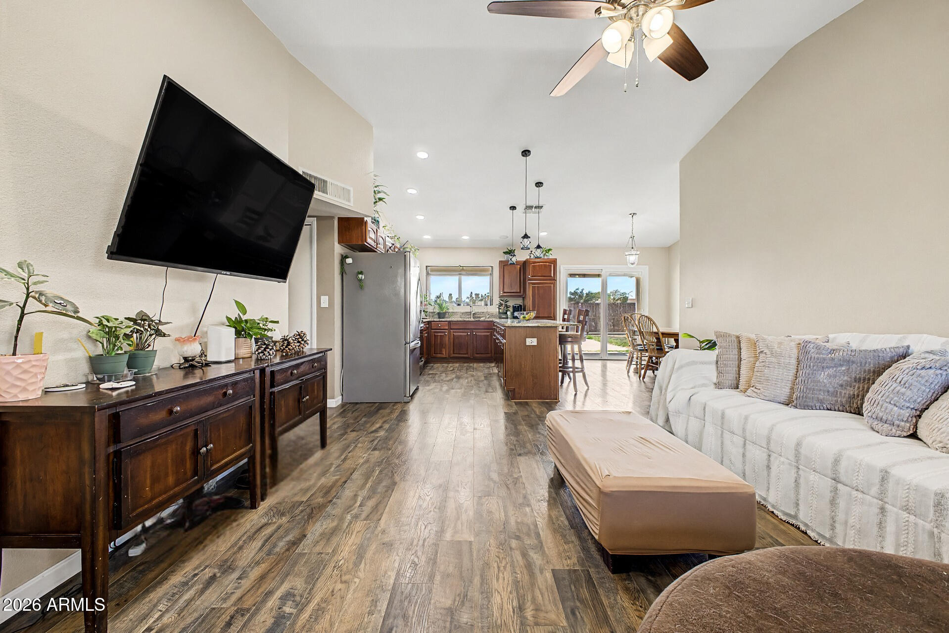 1421 W BENTRUP Street