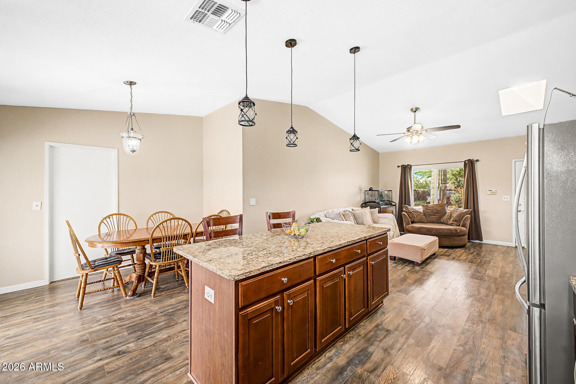 1421 W BENTRUP Street