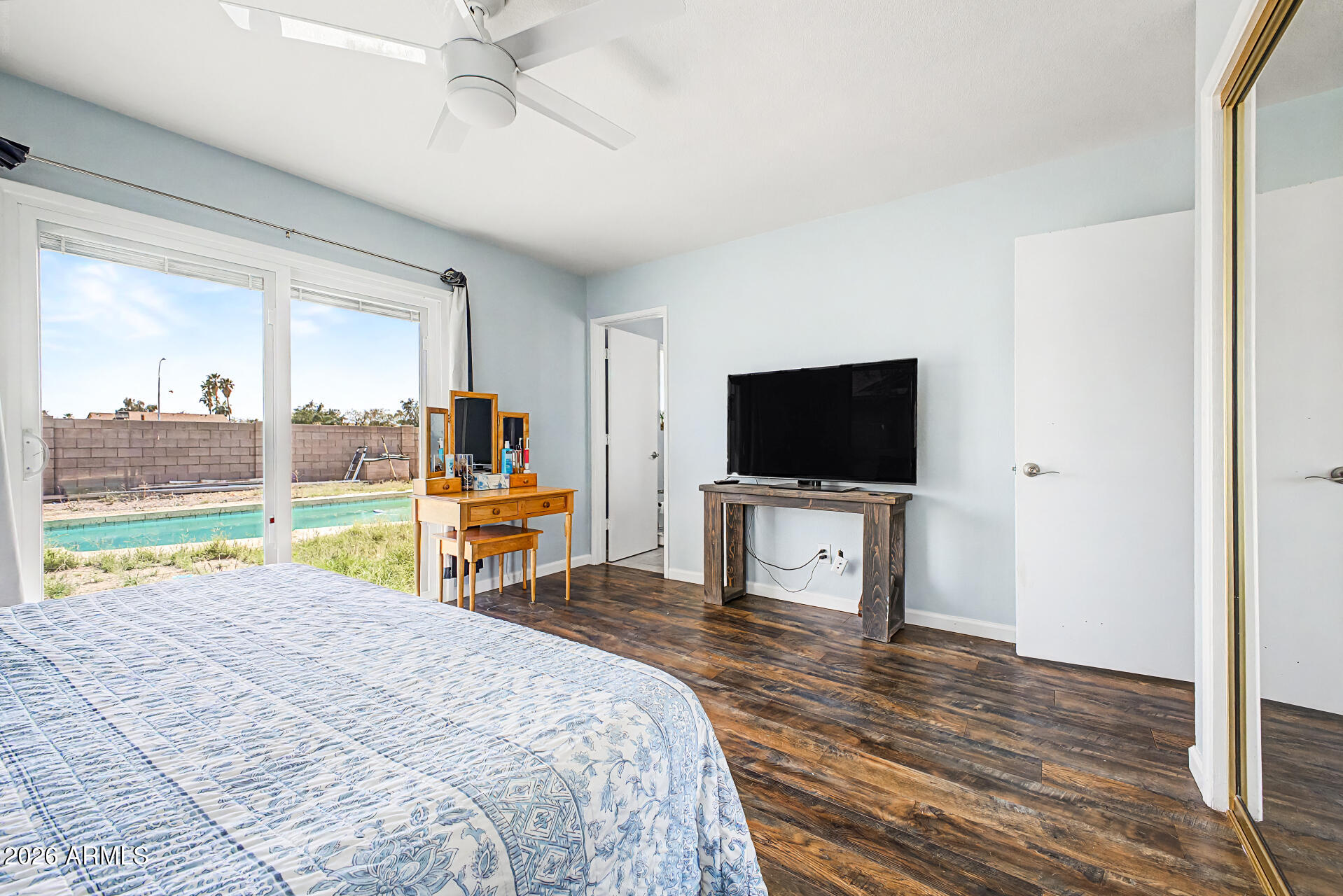 1421 W BENTRUP Street