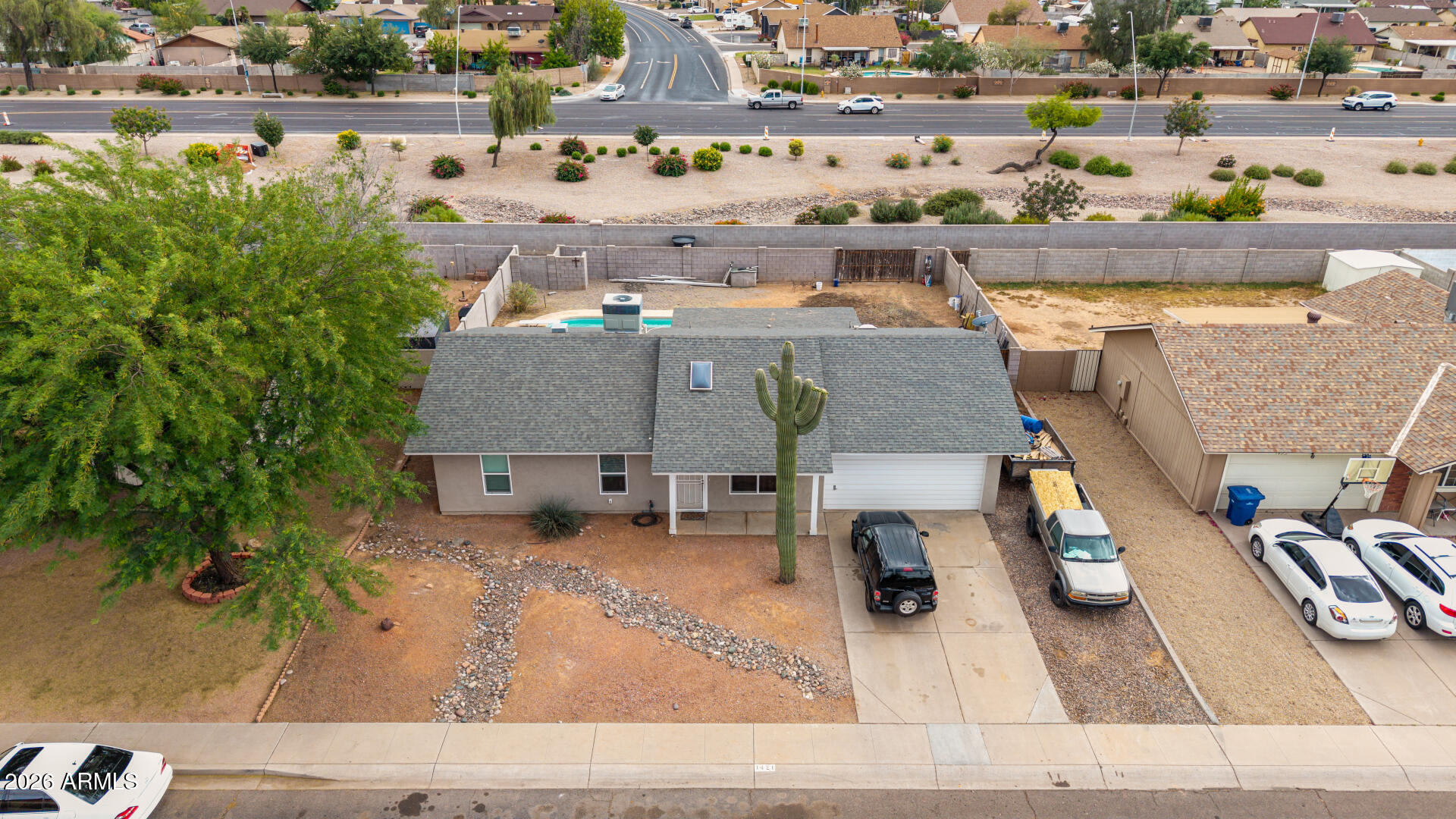 1421 W BENTRUP Street