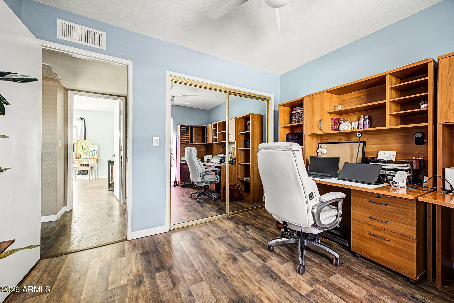 1421 W BENTRUP Street