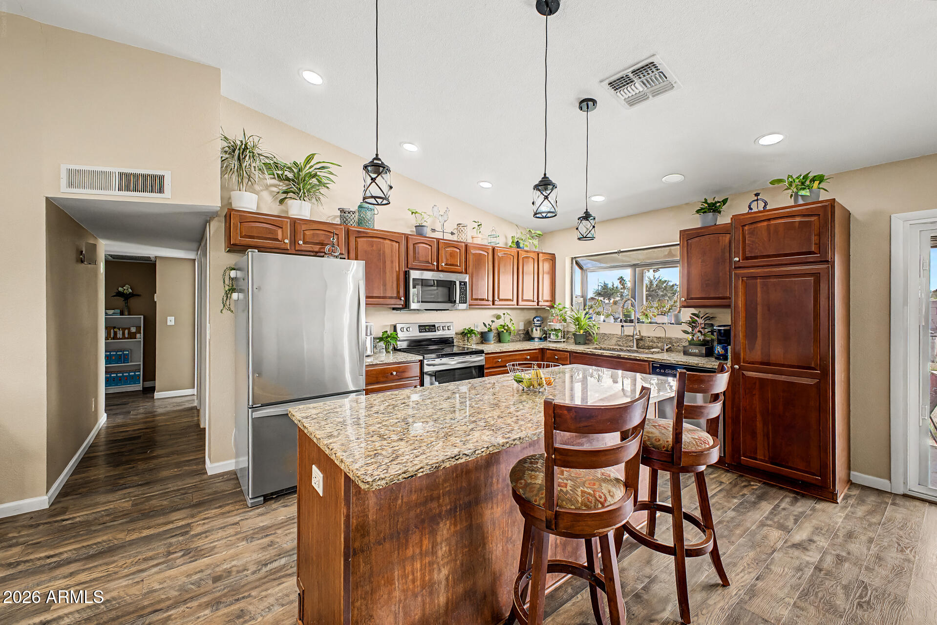 1421 W BENTRUP Street