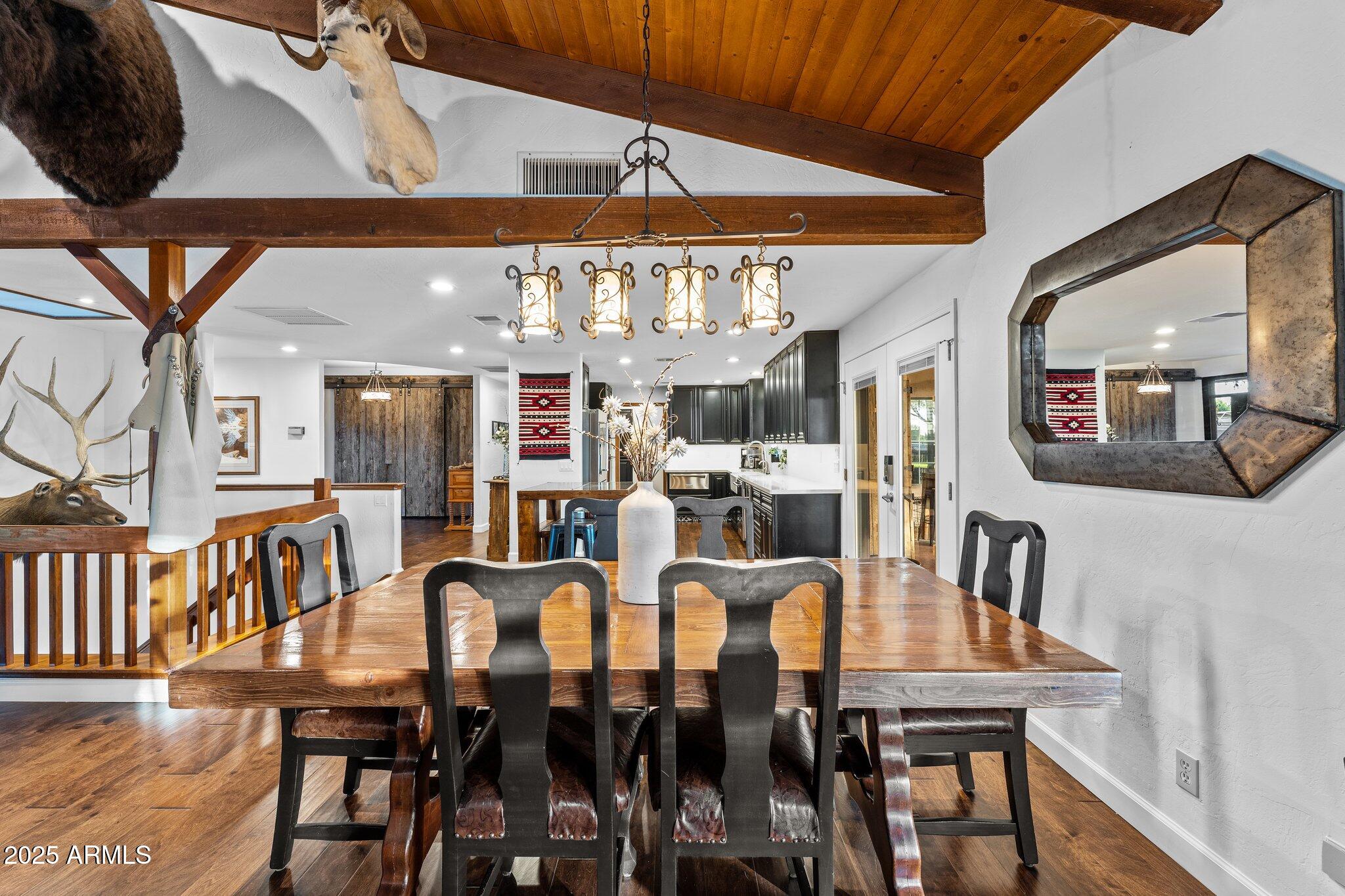 2601 E MESQUITE Street