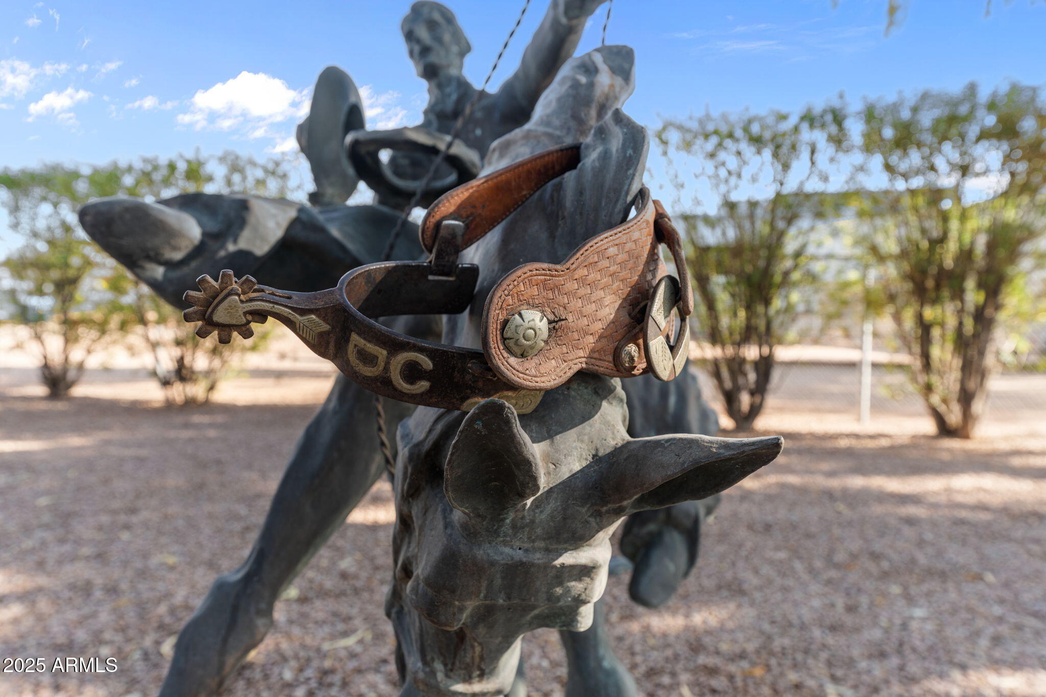 2601 E MESQUITE Street