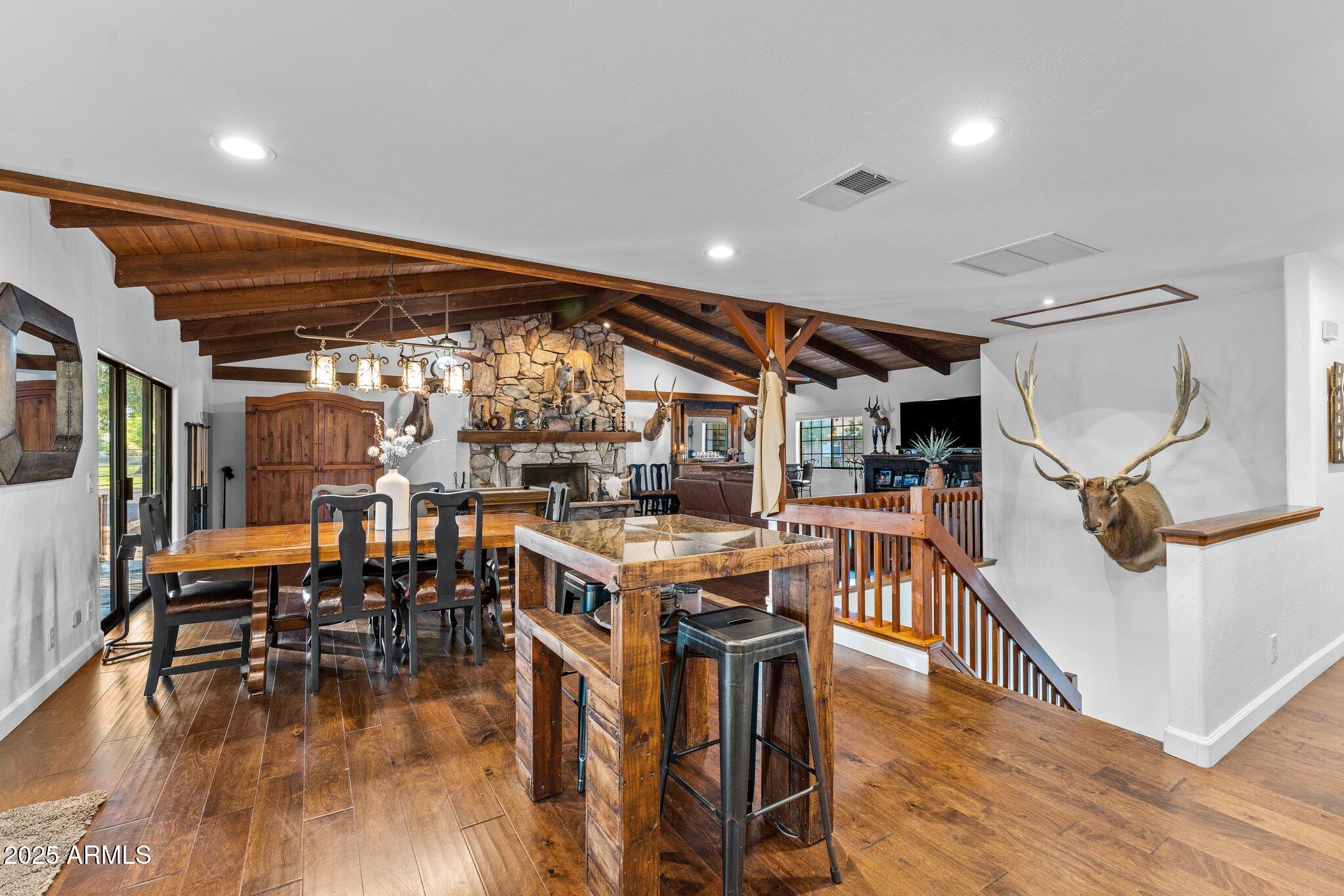 2601 E MESQUITE Street