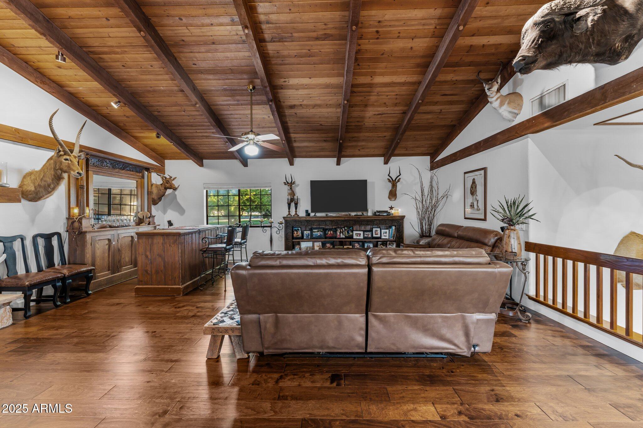 2601 E MESQUITE Street