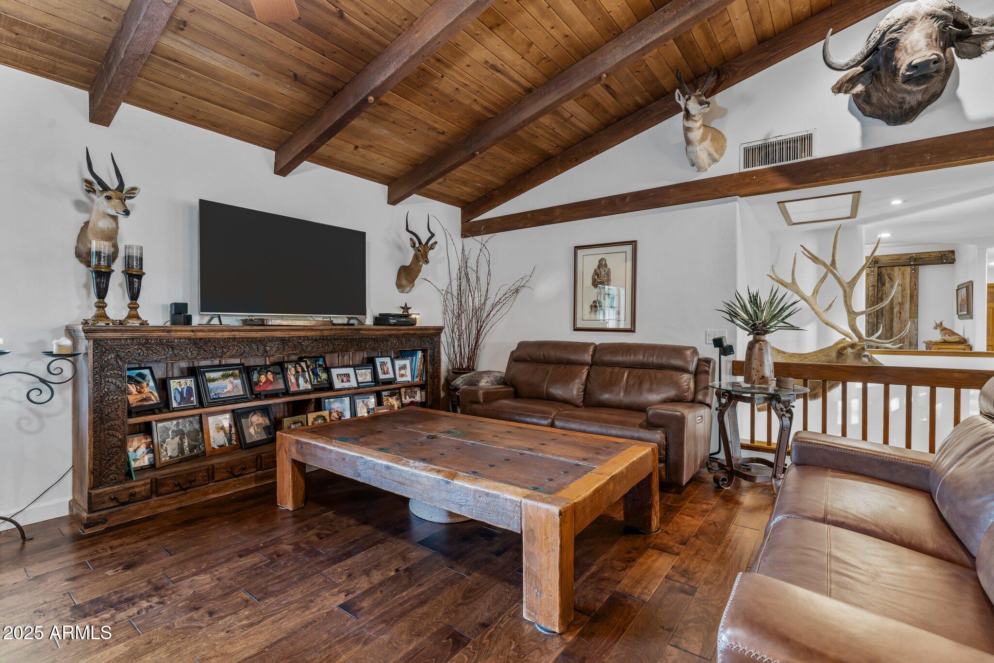 2601 E MESQUITE Street