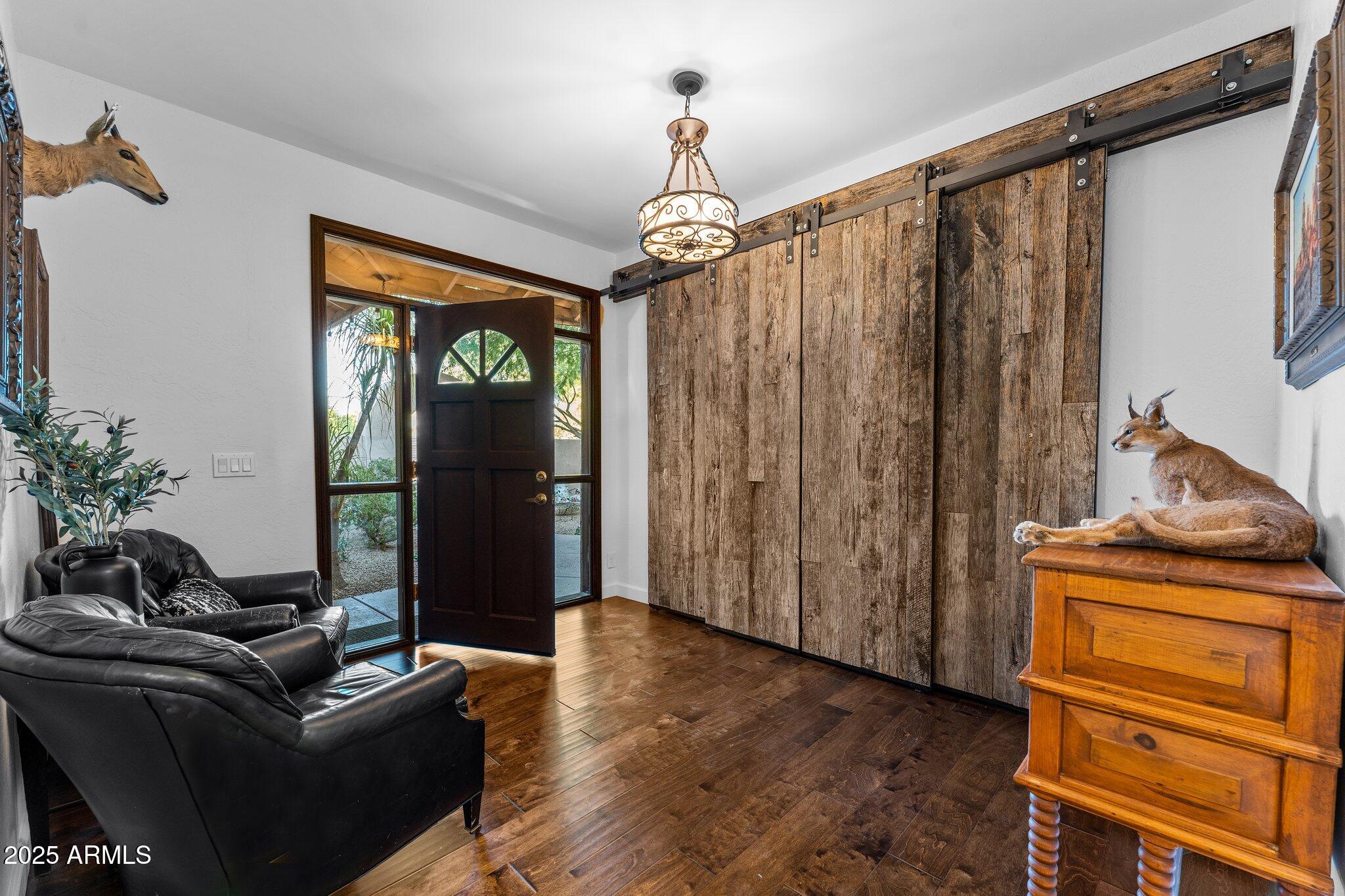 2601 E MESQUITE Street