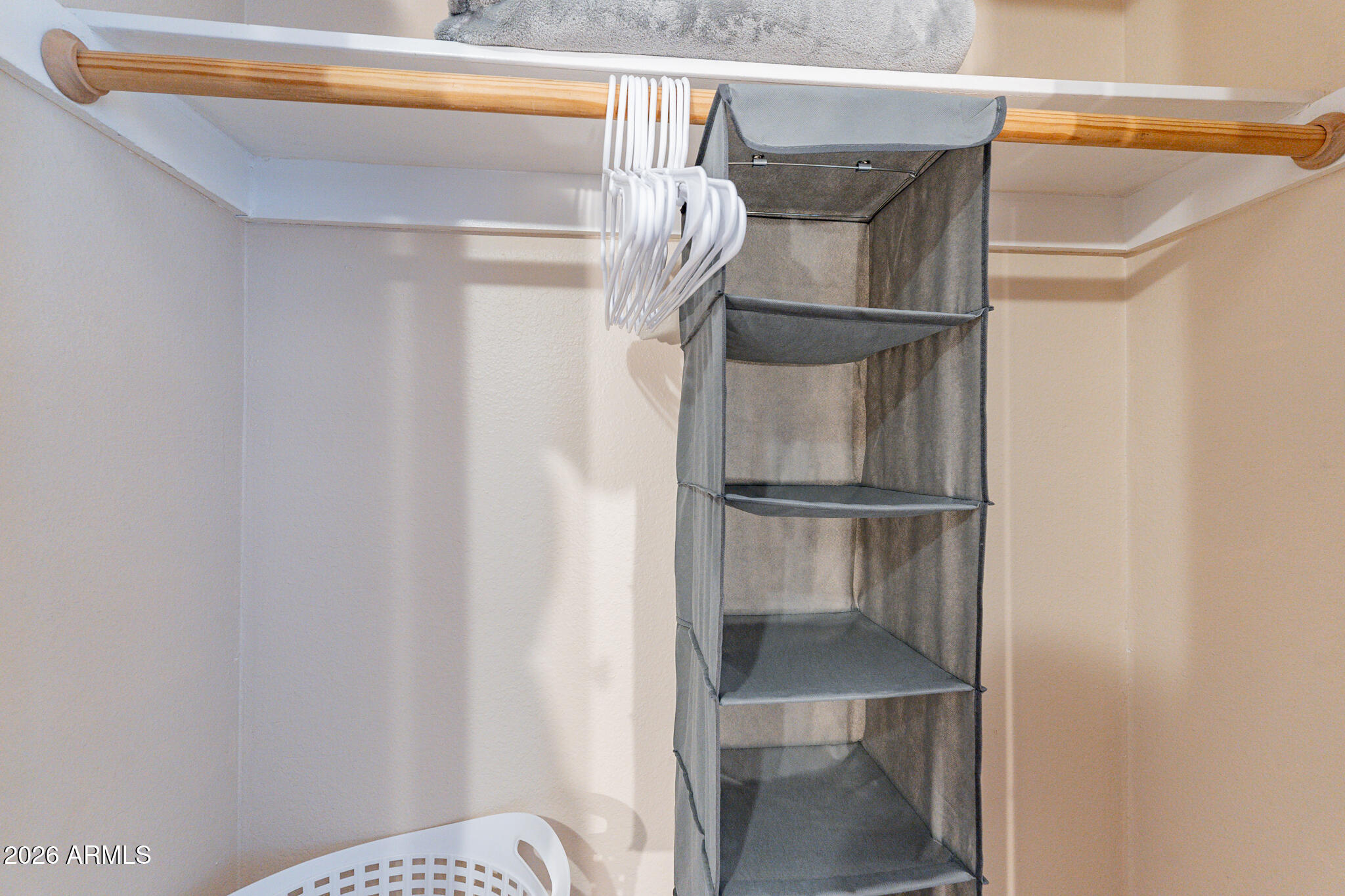 3911 W DESERT COVE Avenue