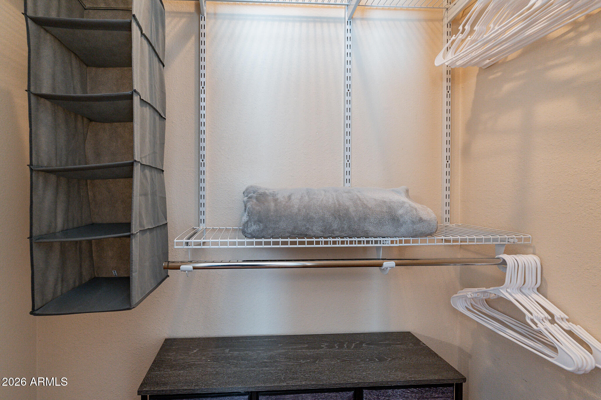 3911 W DESERT COVE Avenue