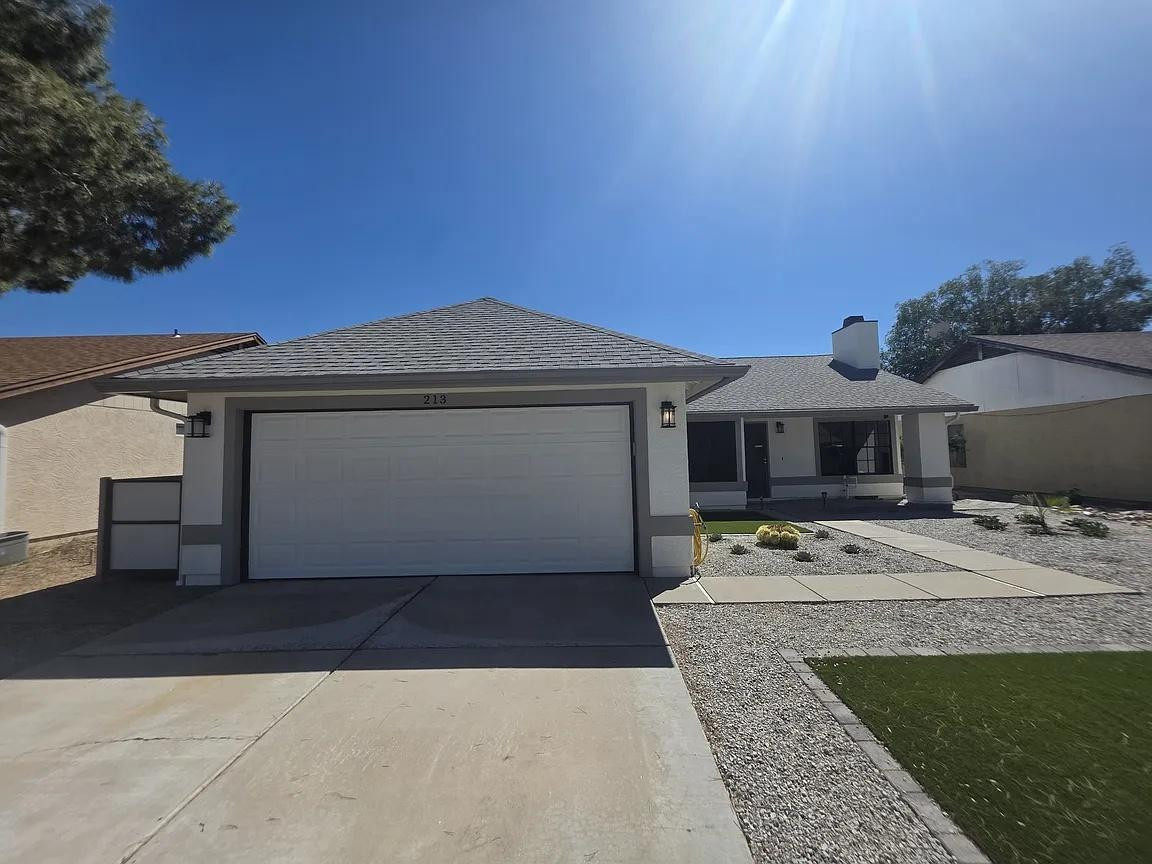 213 W Piute Avenue
