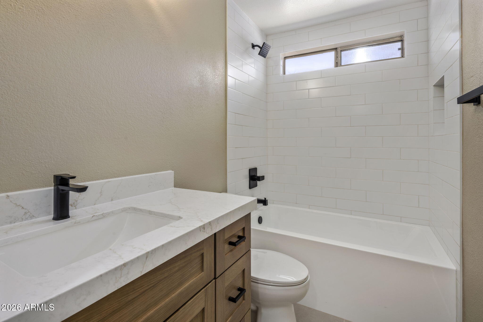 4052 E ABRAHAM Lane