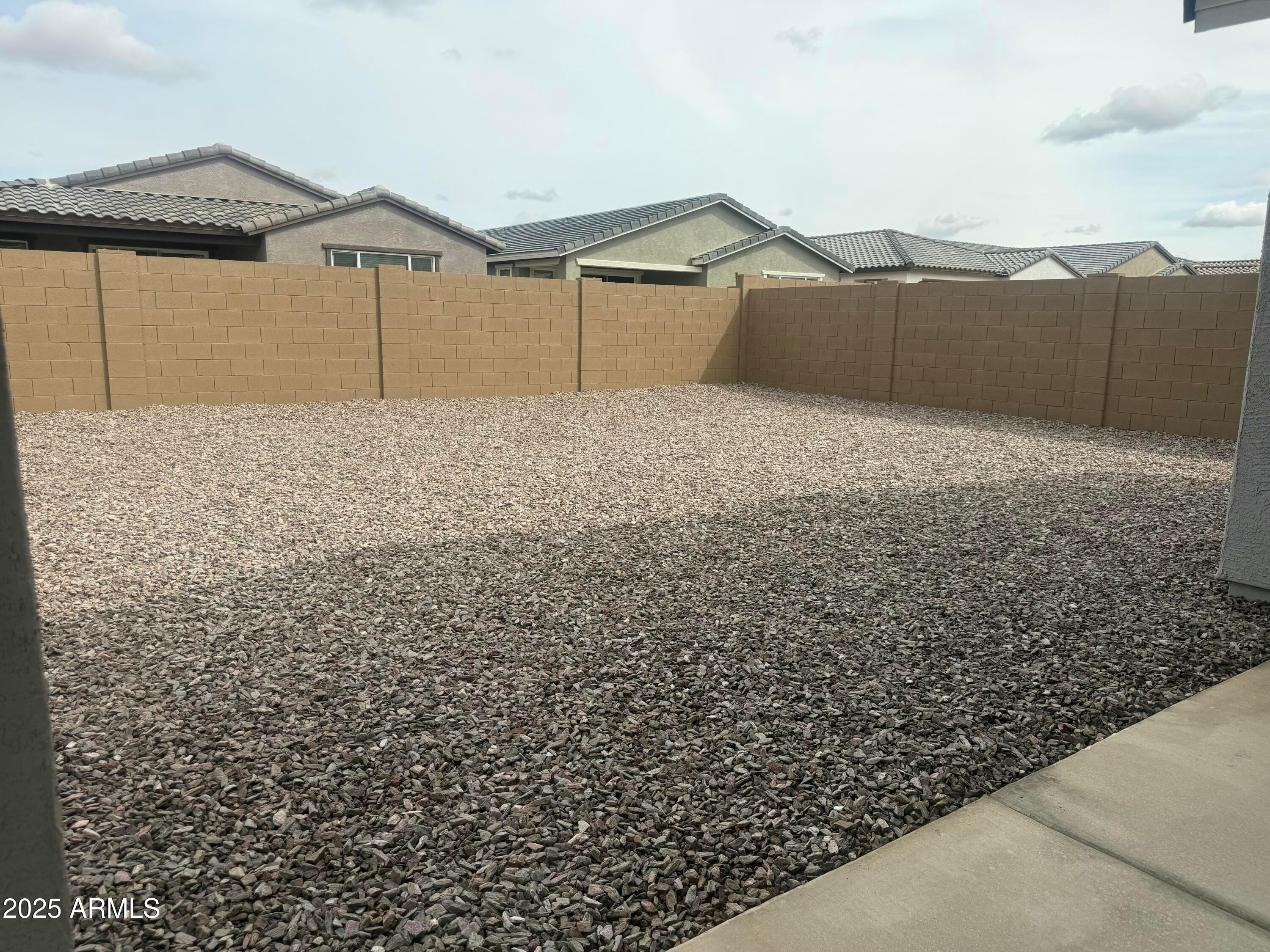 2890 E Frontiersman Lane