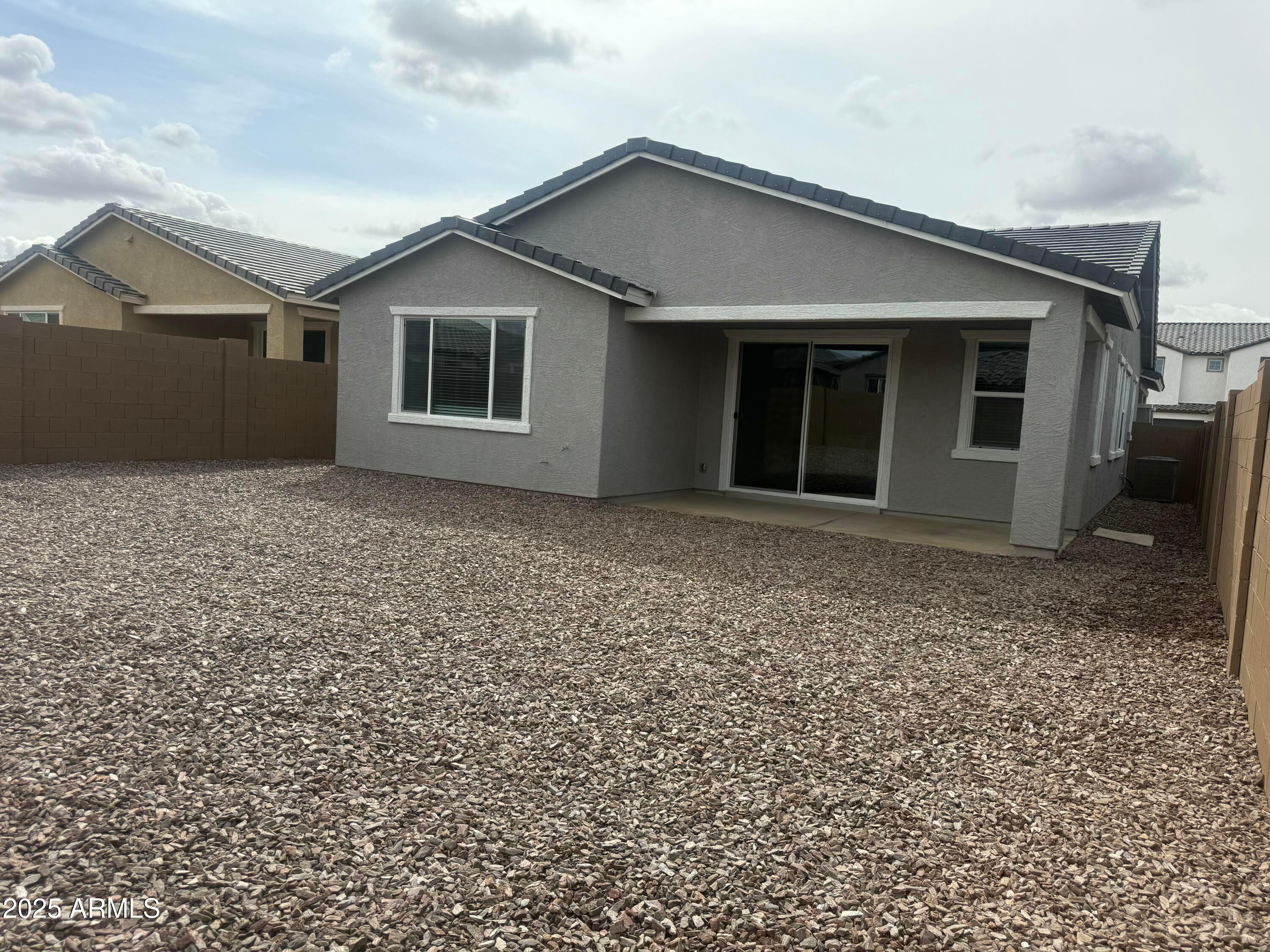 2890 E Frontiersman Lane