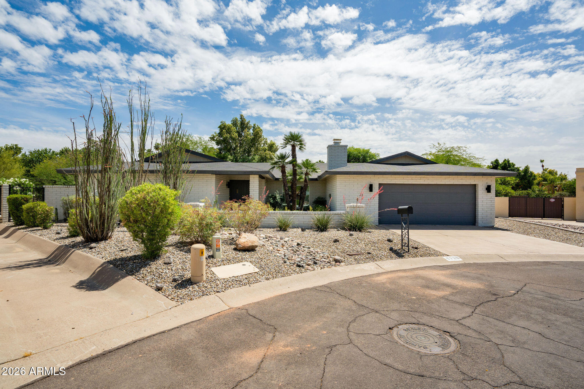 9220 N 28TH Place