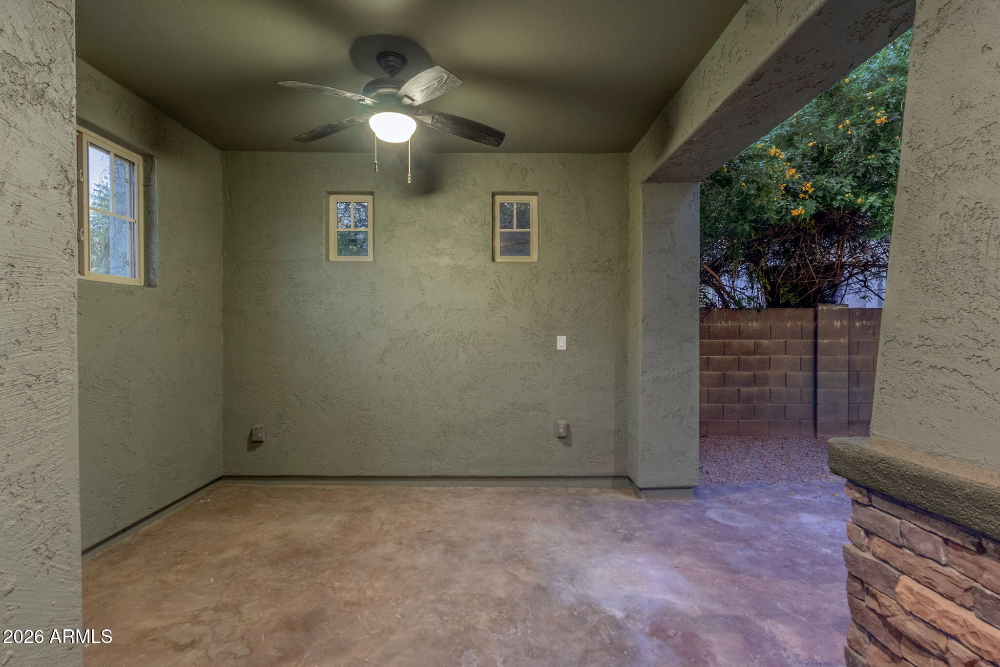 3927 E Waller Lane
