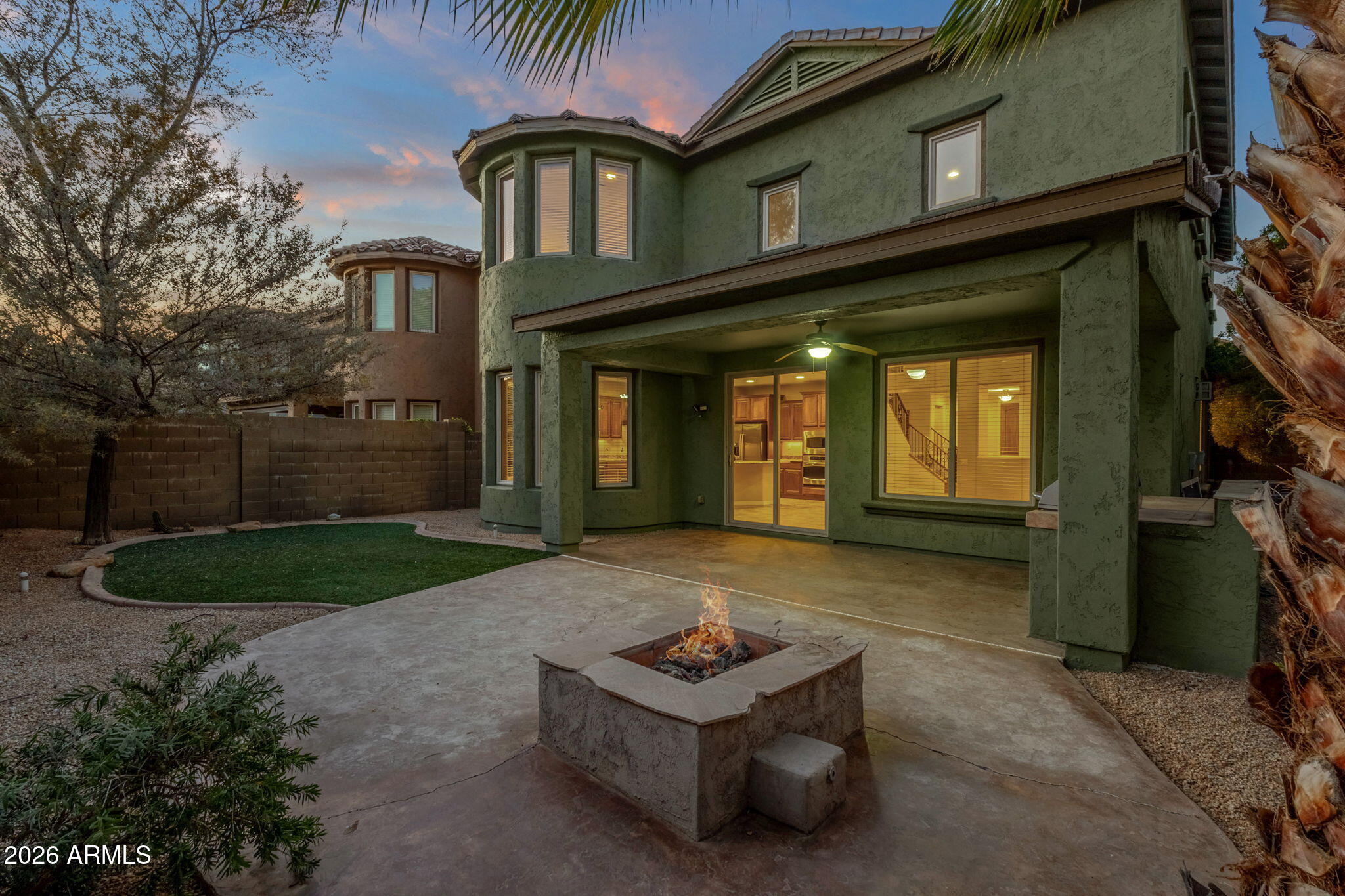 3927 E Waller Lane