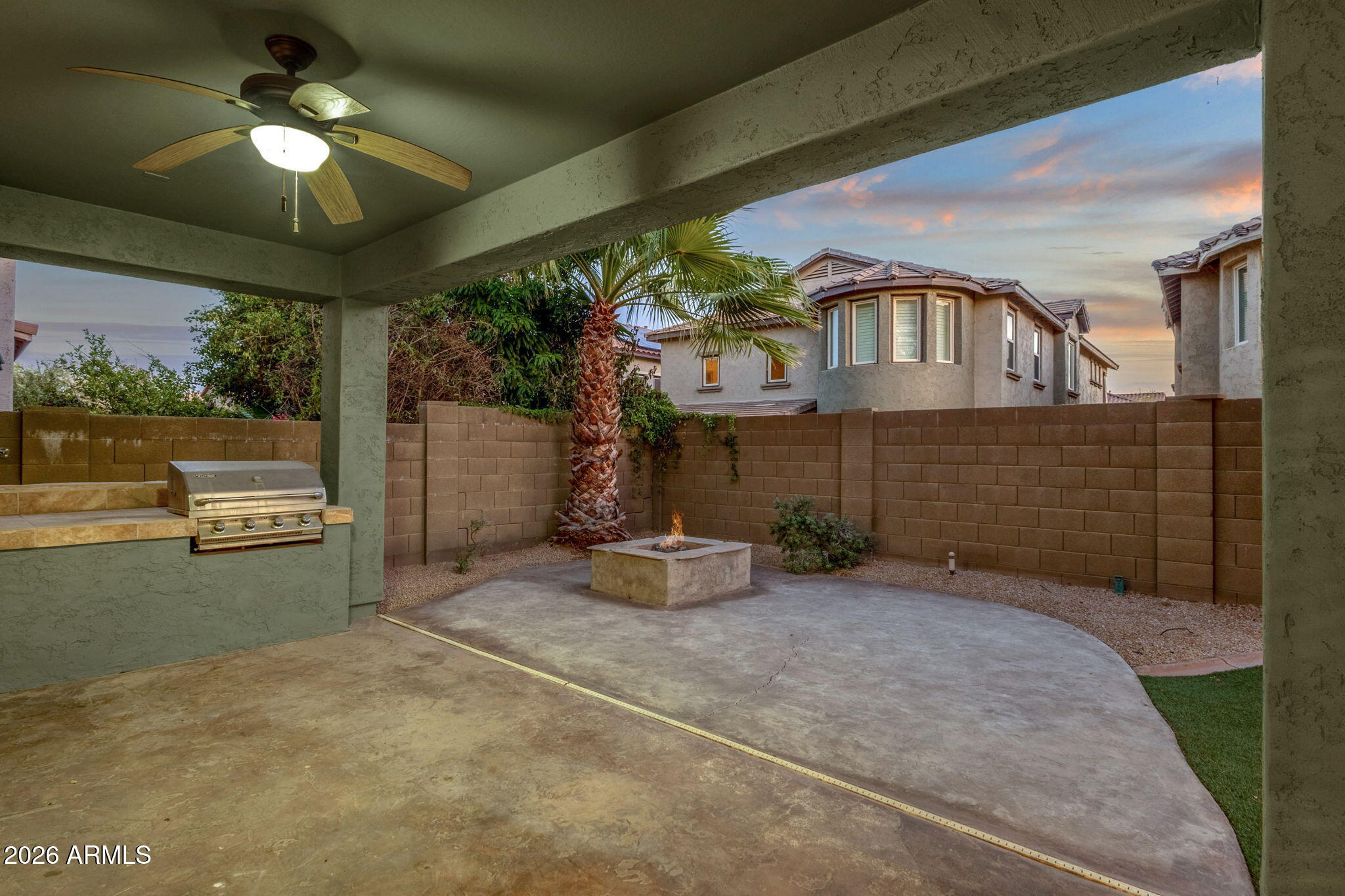 3927 E Waller Lane