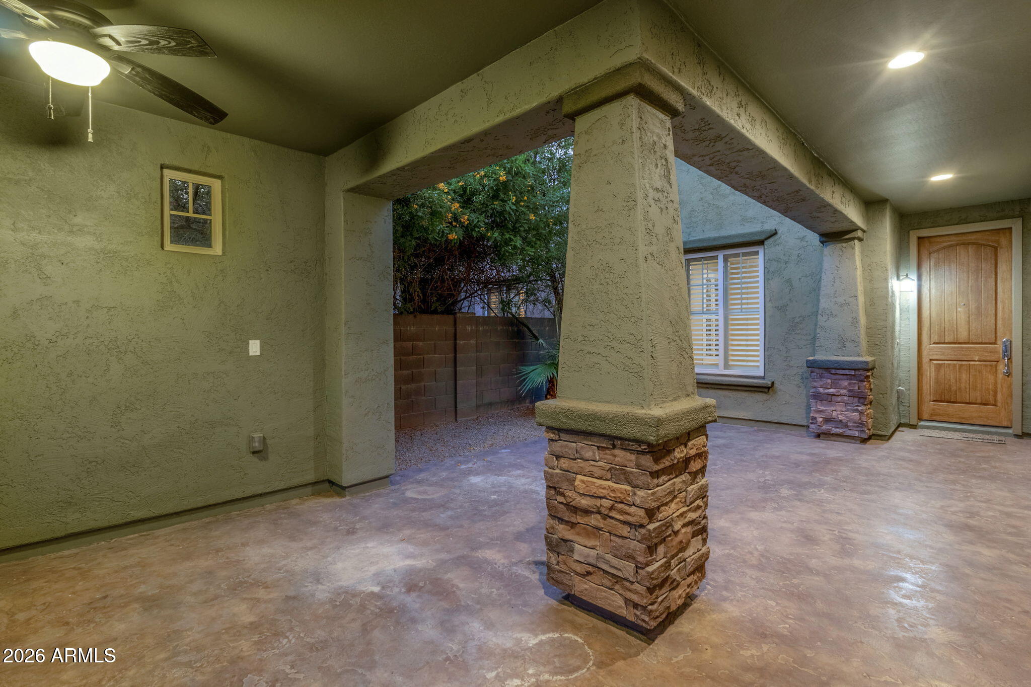 3927 E Waller Lane