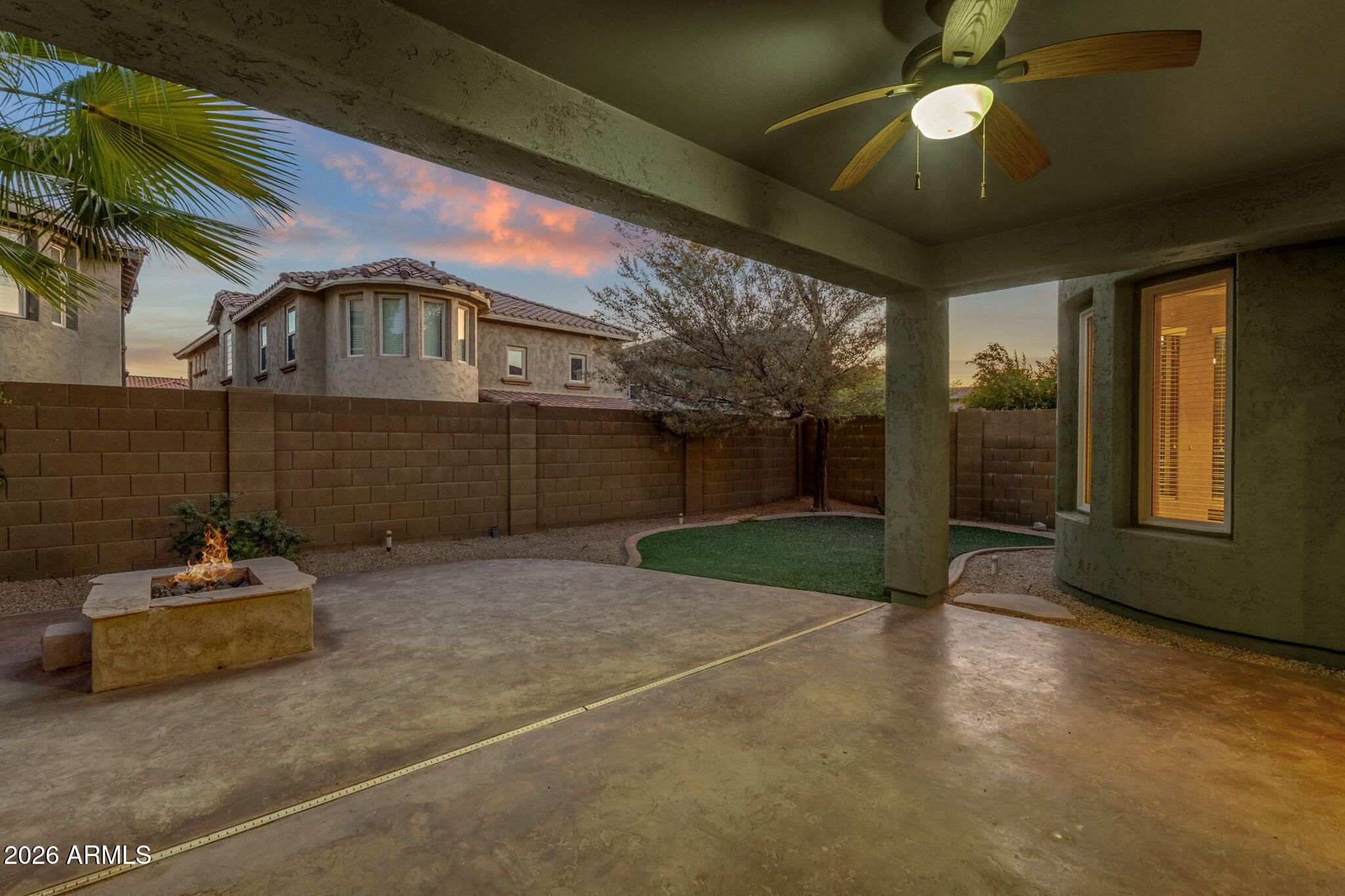 3927 E Waller Lane