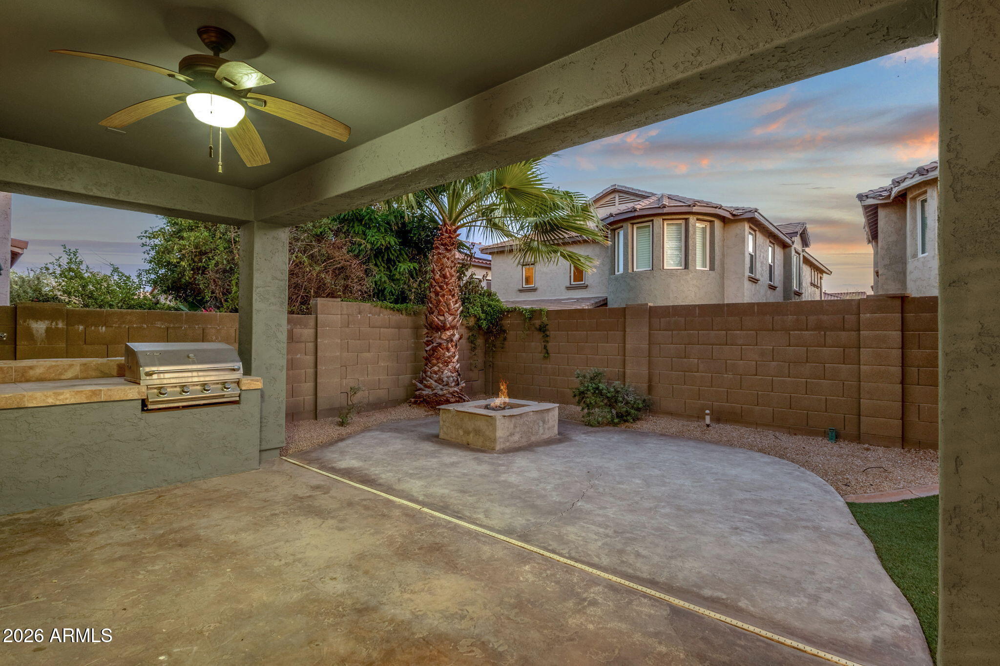 3927 E Waller Lane