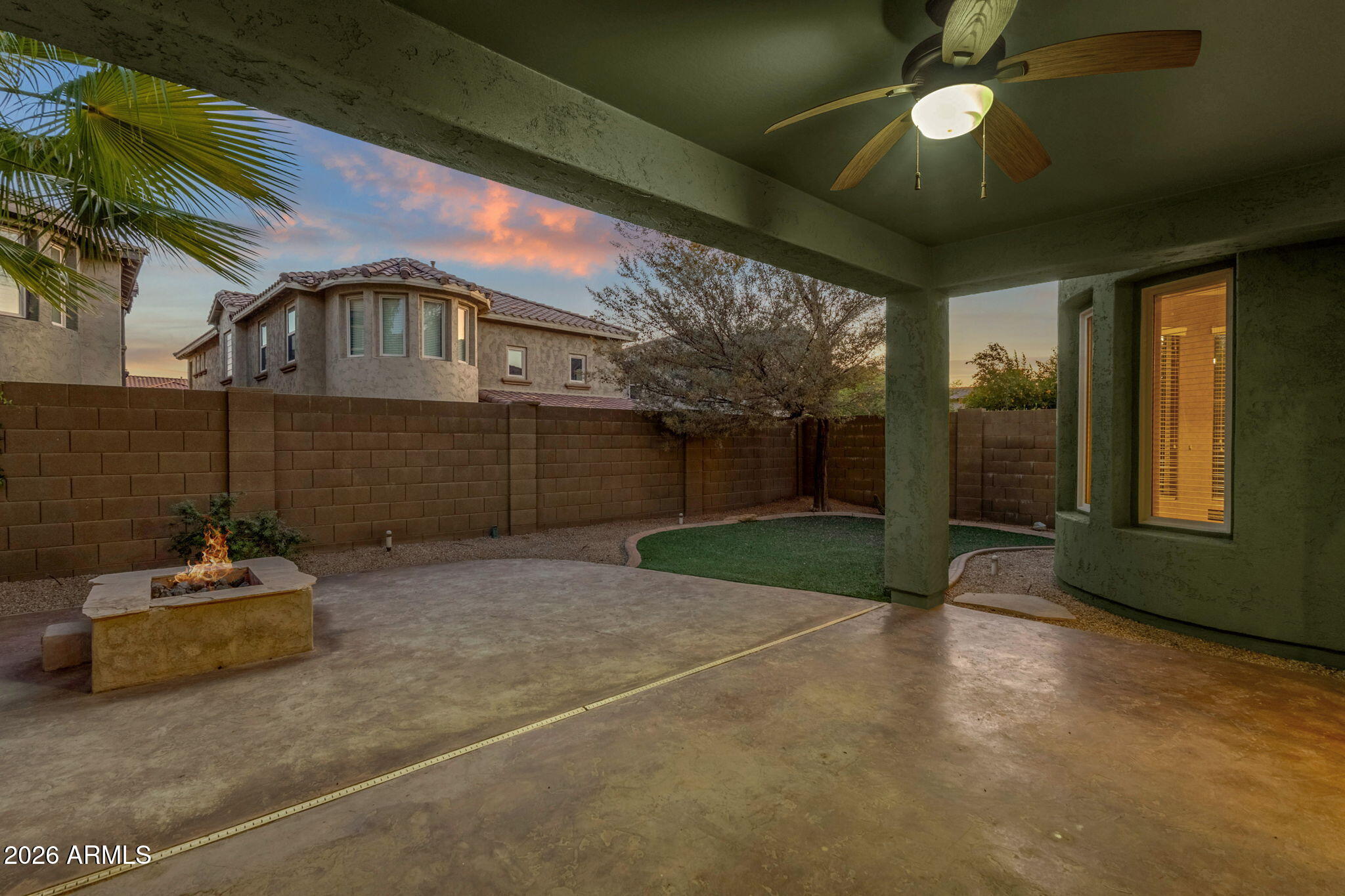 3927 E Waller Lane