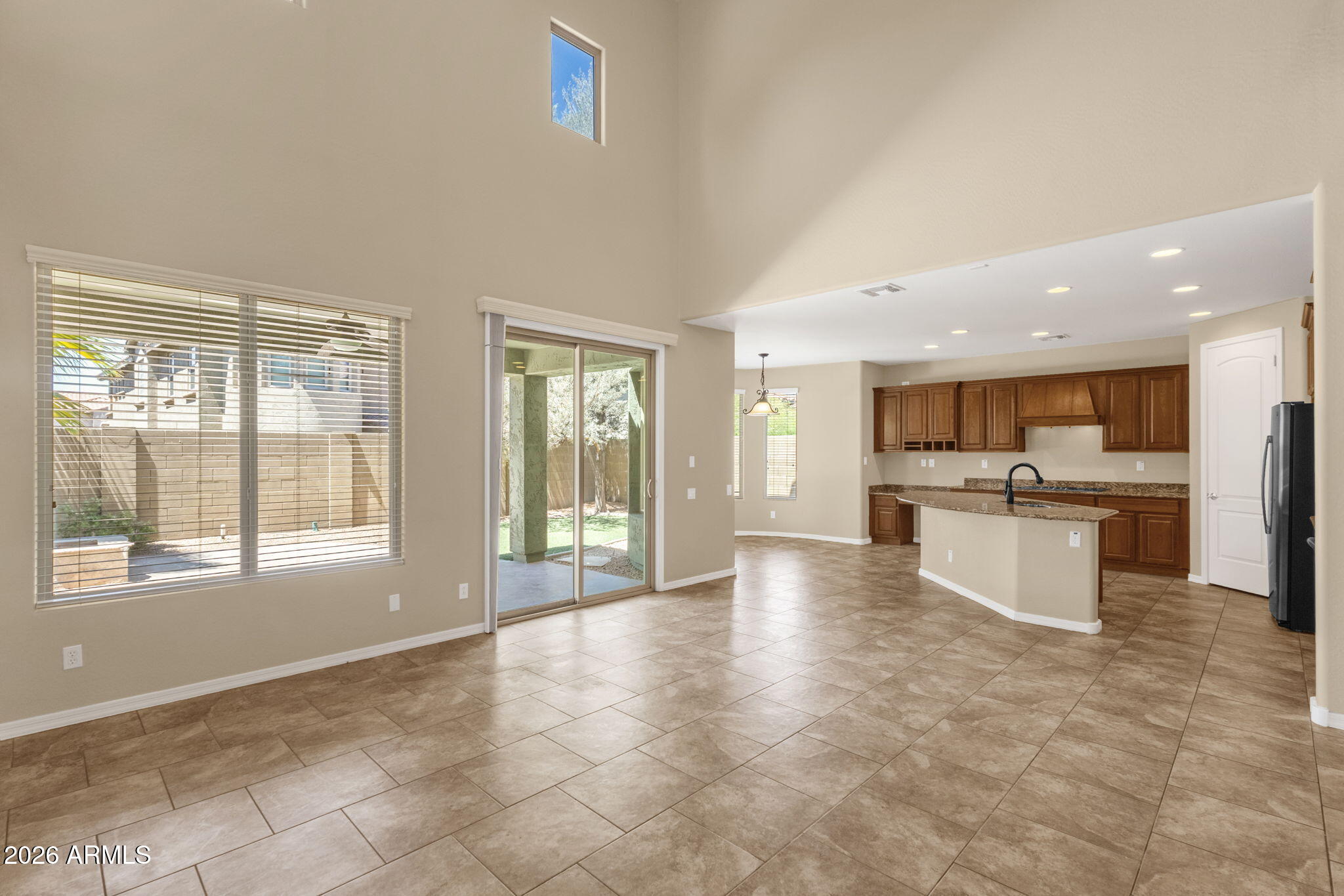 3927 E Waller Lane