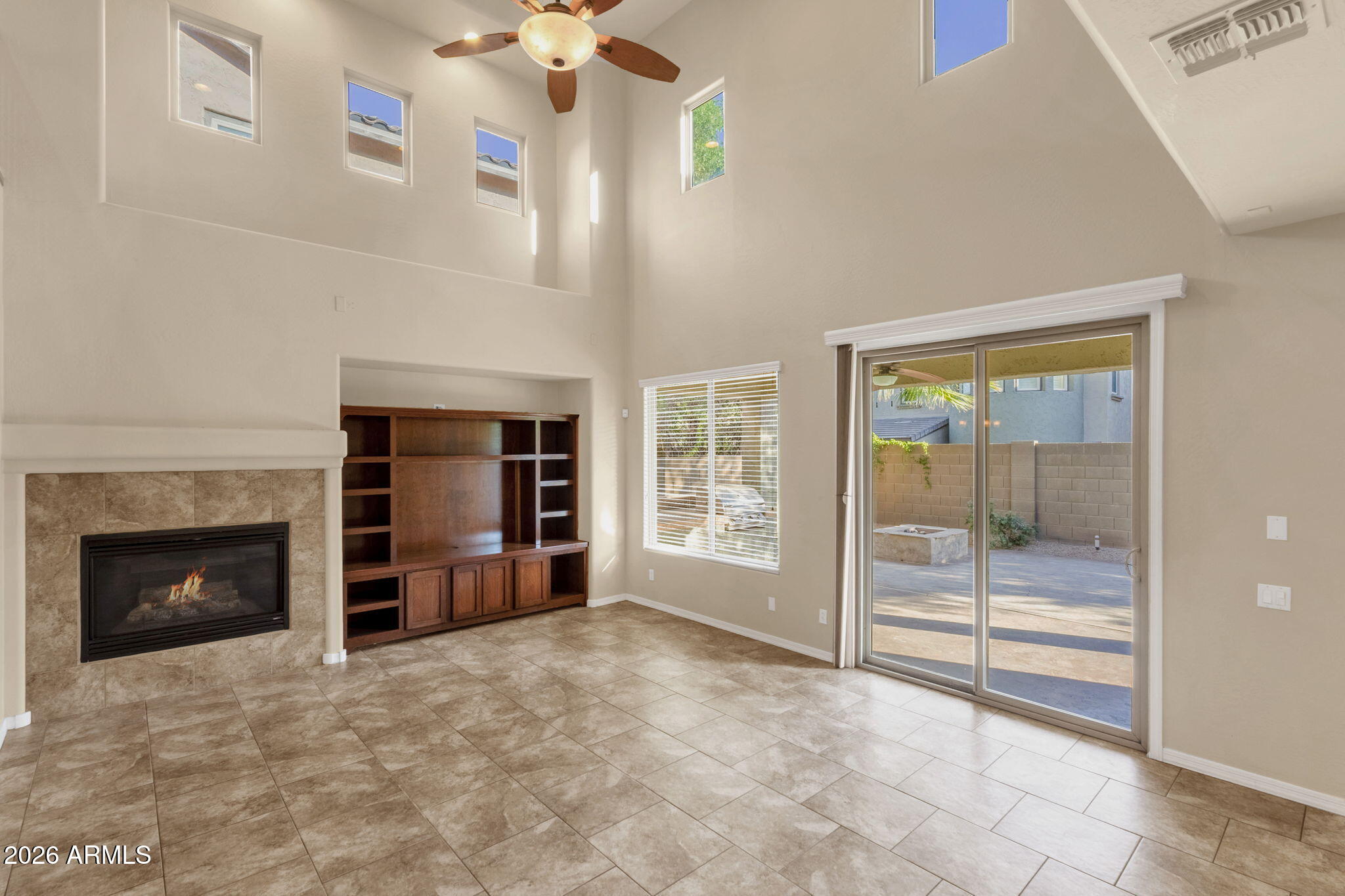 3927 E Waller Lane
