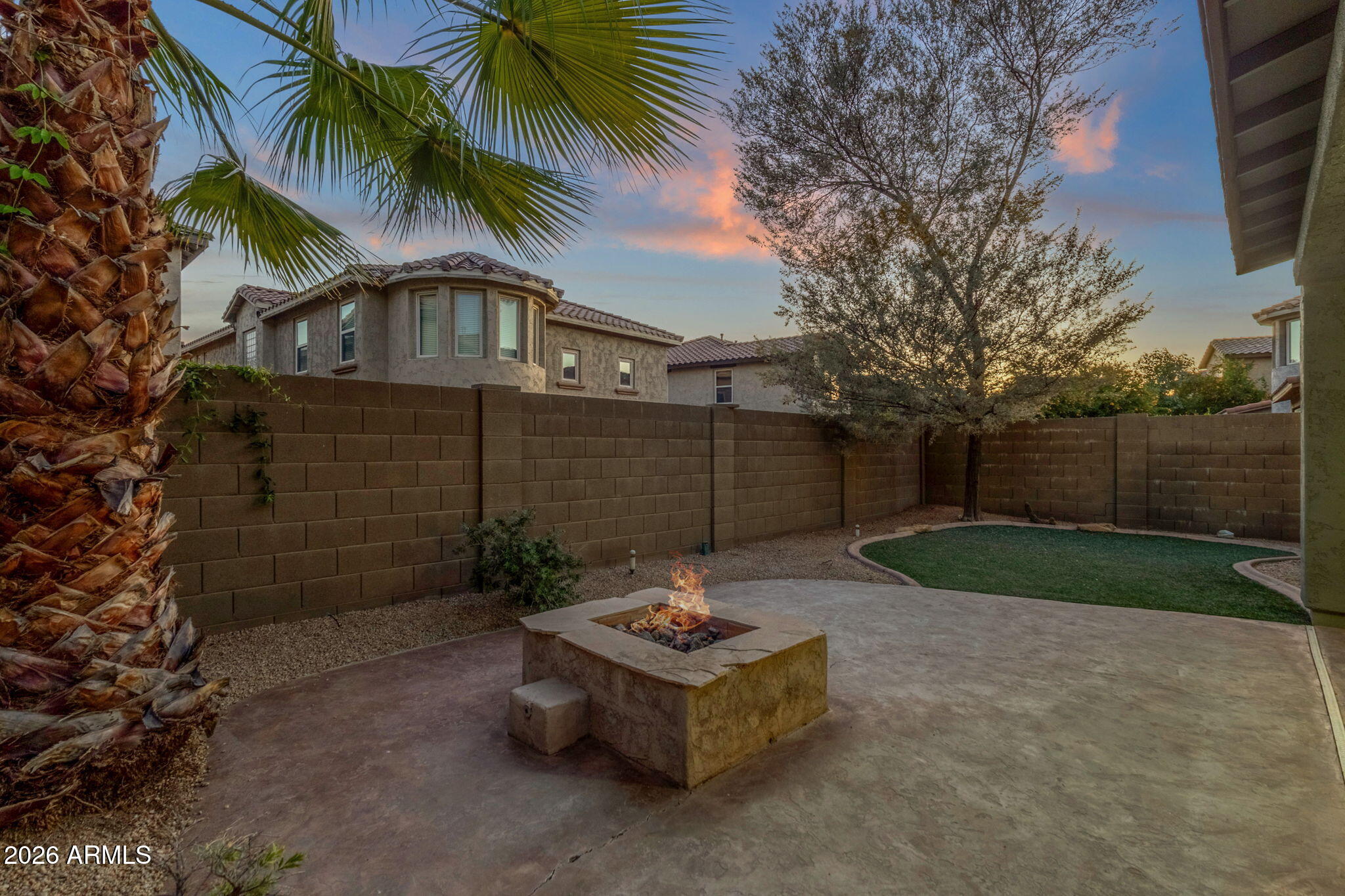 3927 E Waller Lane