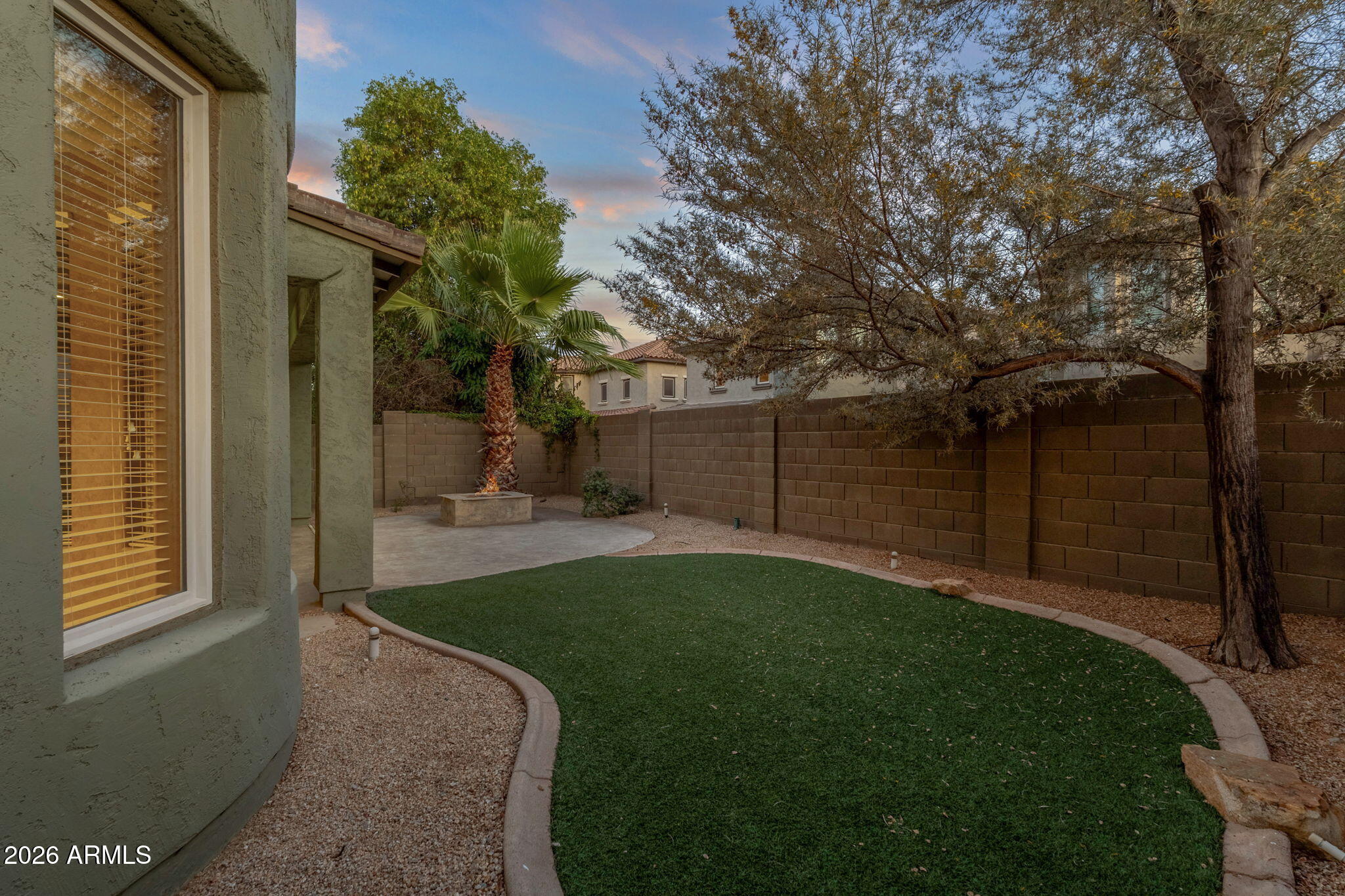 3927 E Waller Lane