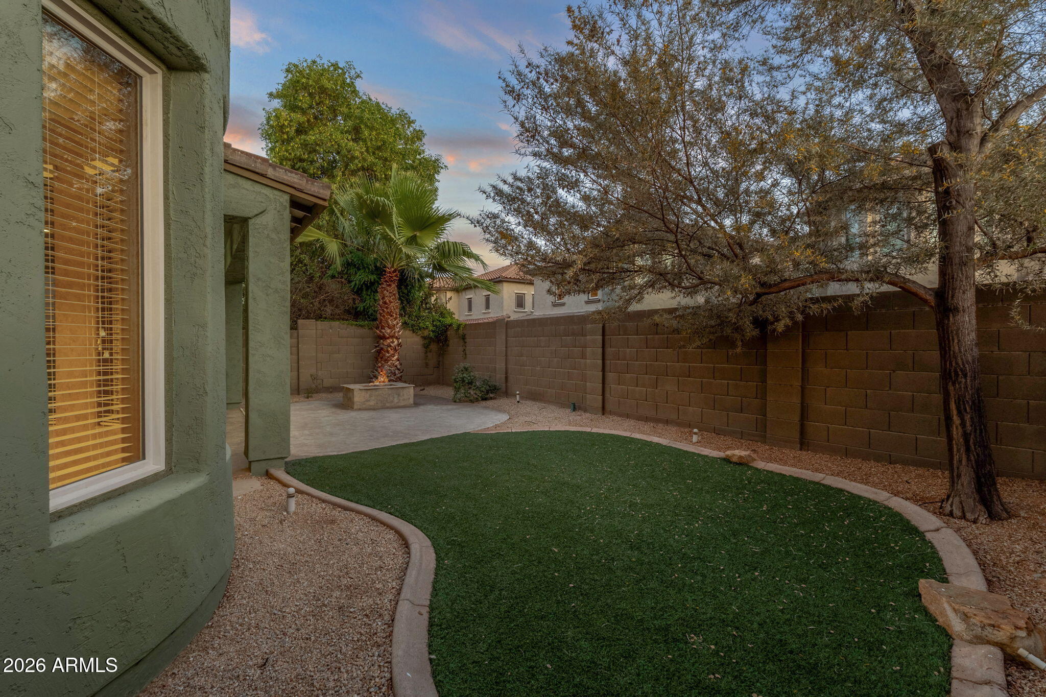 3927 E Waller Lane