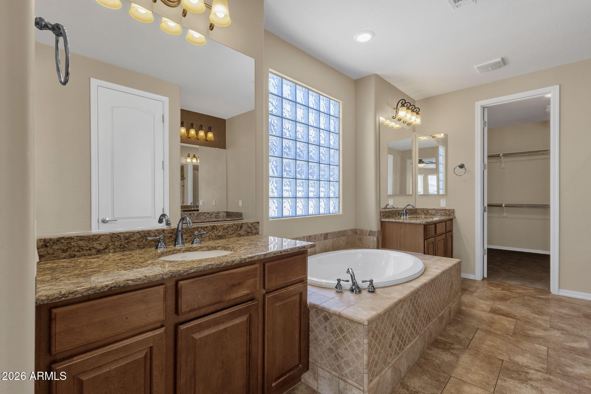 3927 E Waller Lane
