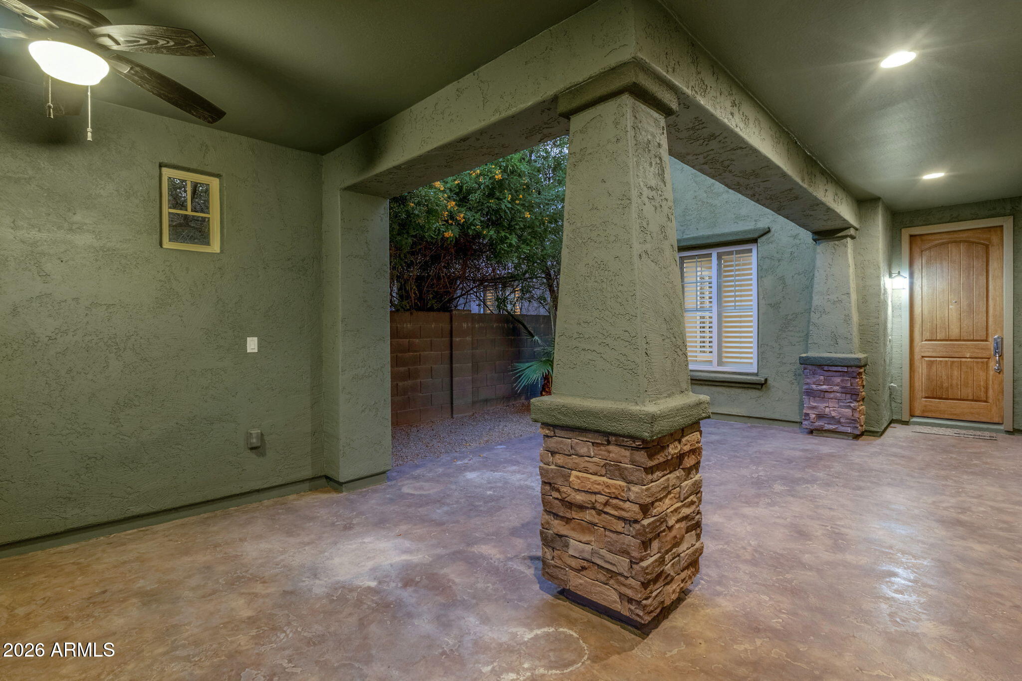 3927 E Waller Lane