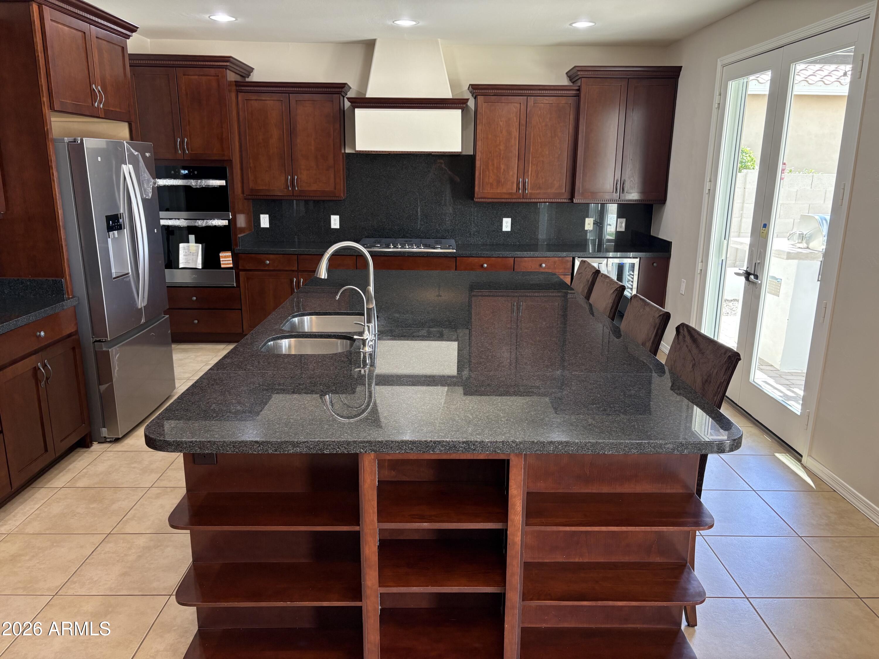 2075 E HONEYSUCKLE Place