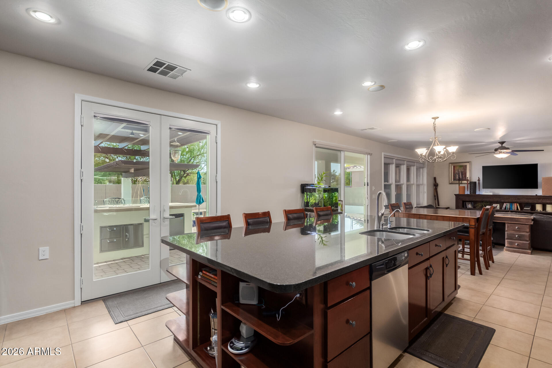 2075 E HONEYSUCKLE Place